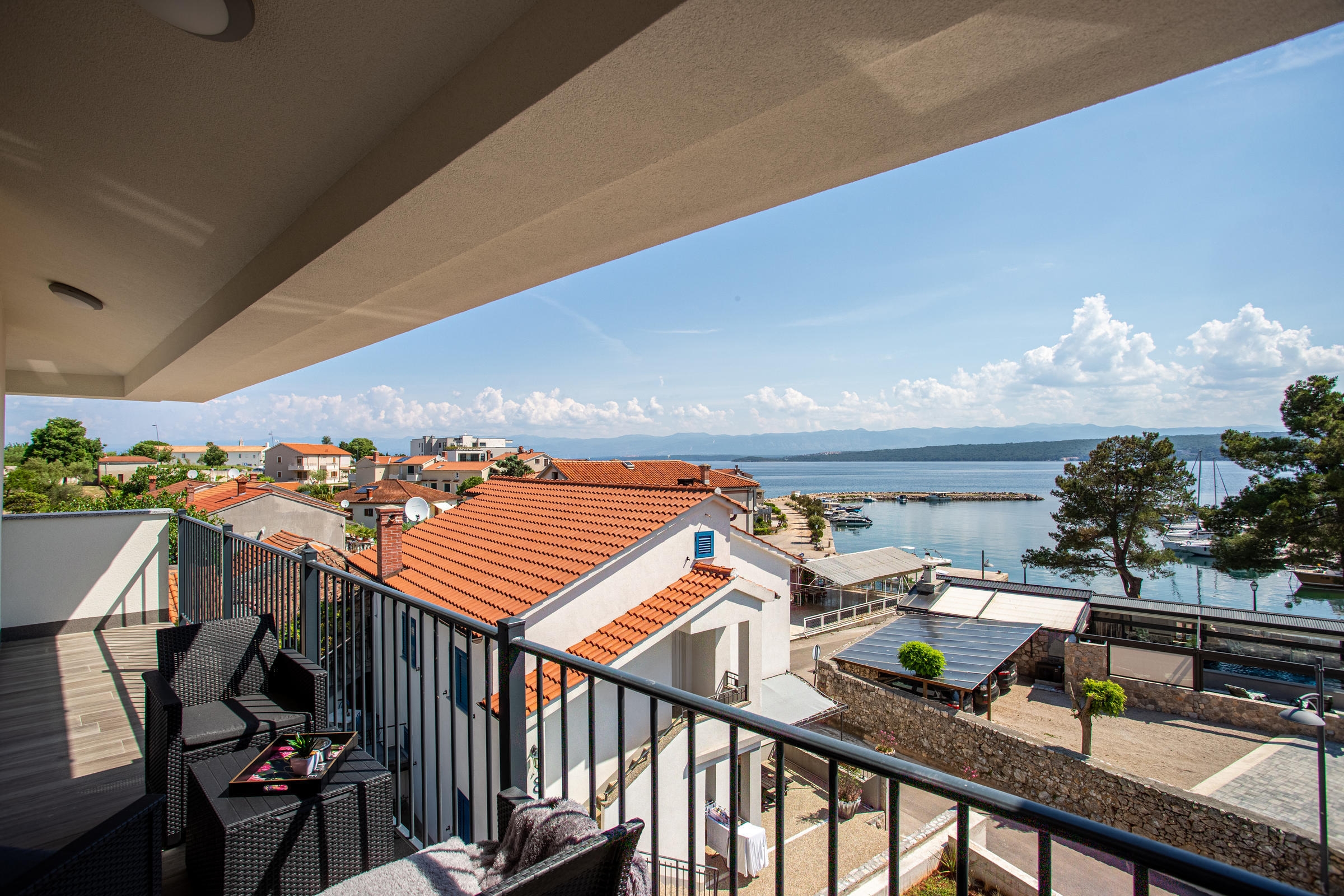 Two bedroom apartment with terrace and sea view Porat, Krk  A-b