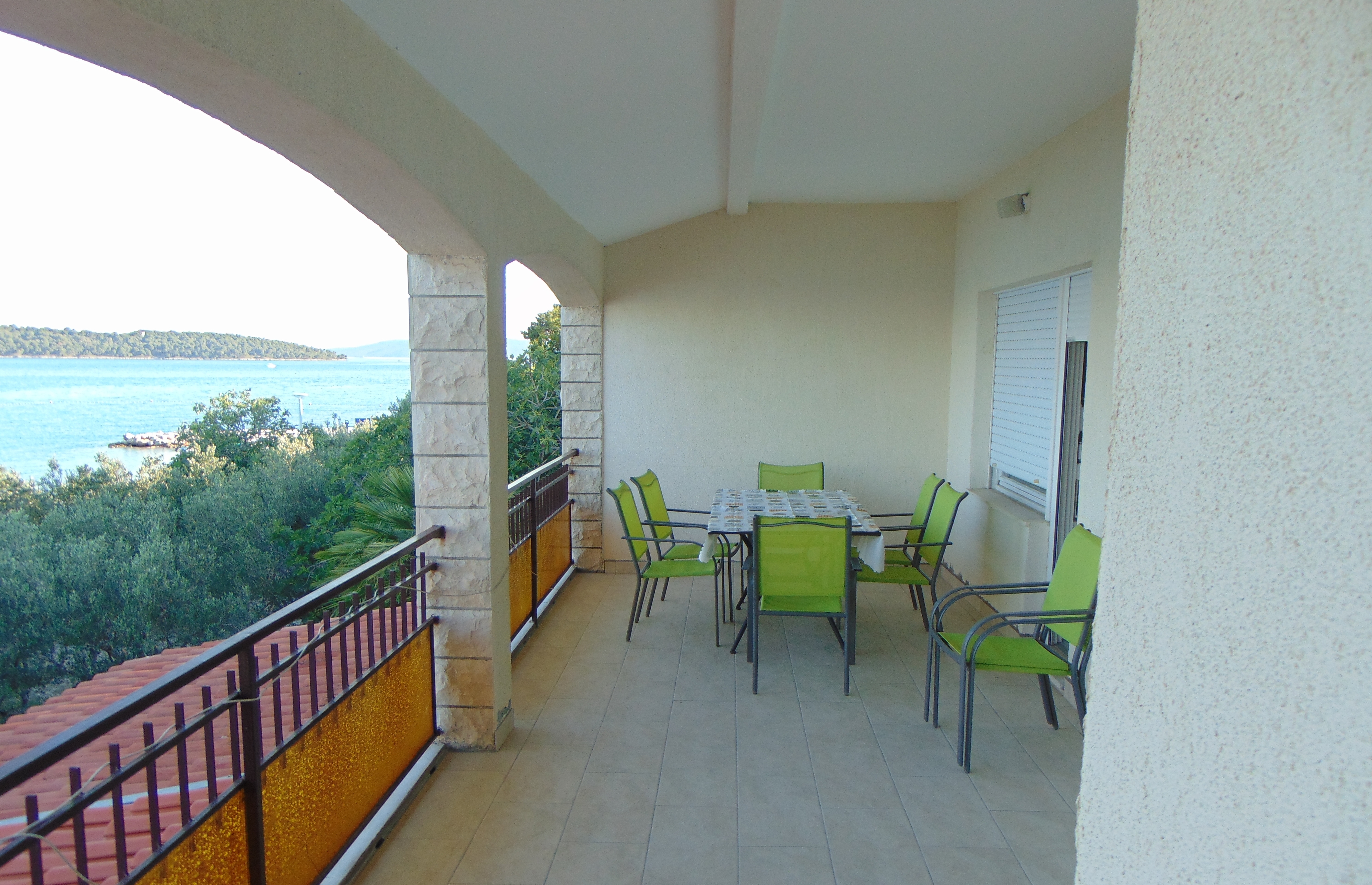 Three bedroom apartment near beach Seget Donji, Trogir  A-a