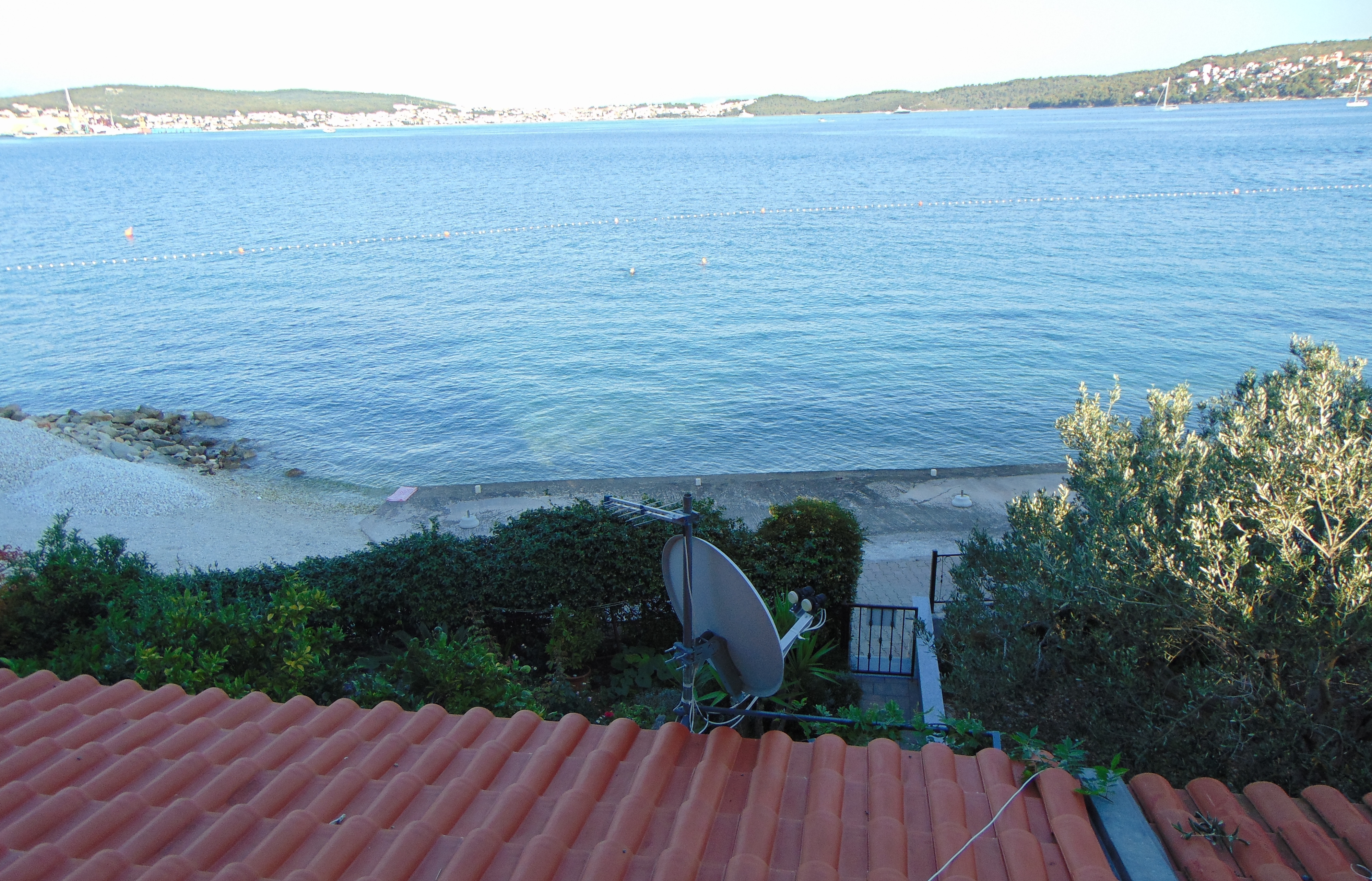 Three bedroom apartment near beach Seget Donji, Trogir  A-a