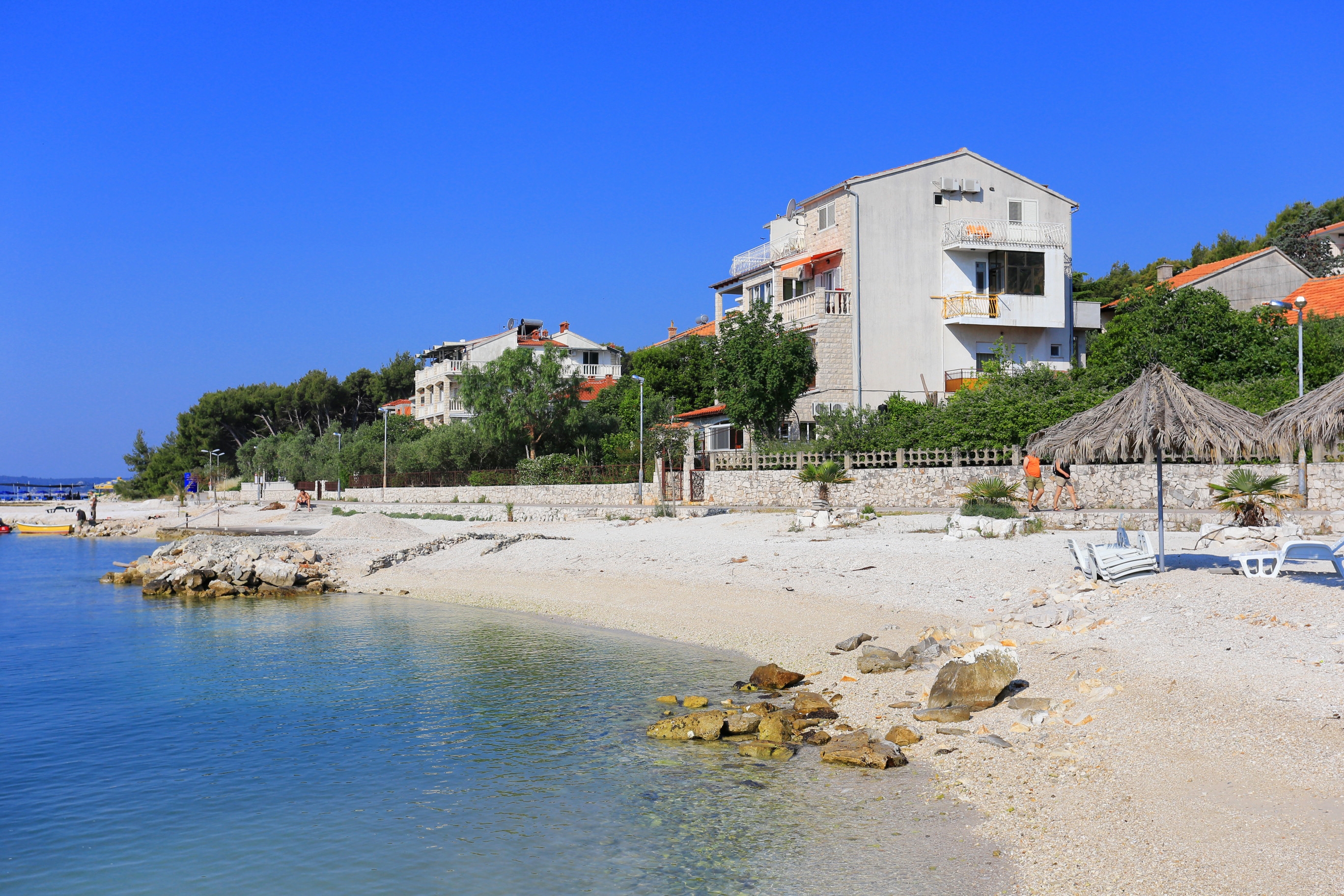 Three bedroom apartment near beach Seget Donji, Trogir (A-19351-a)
