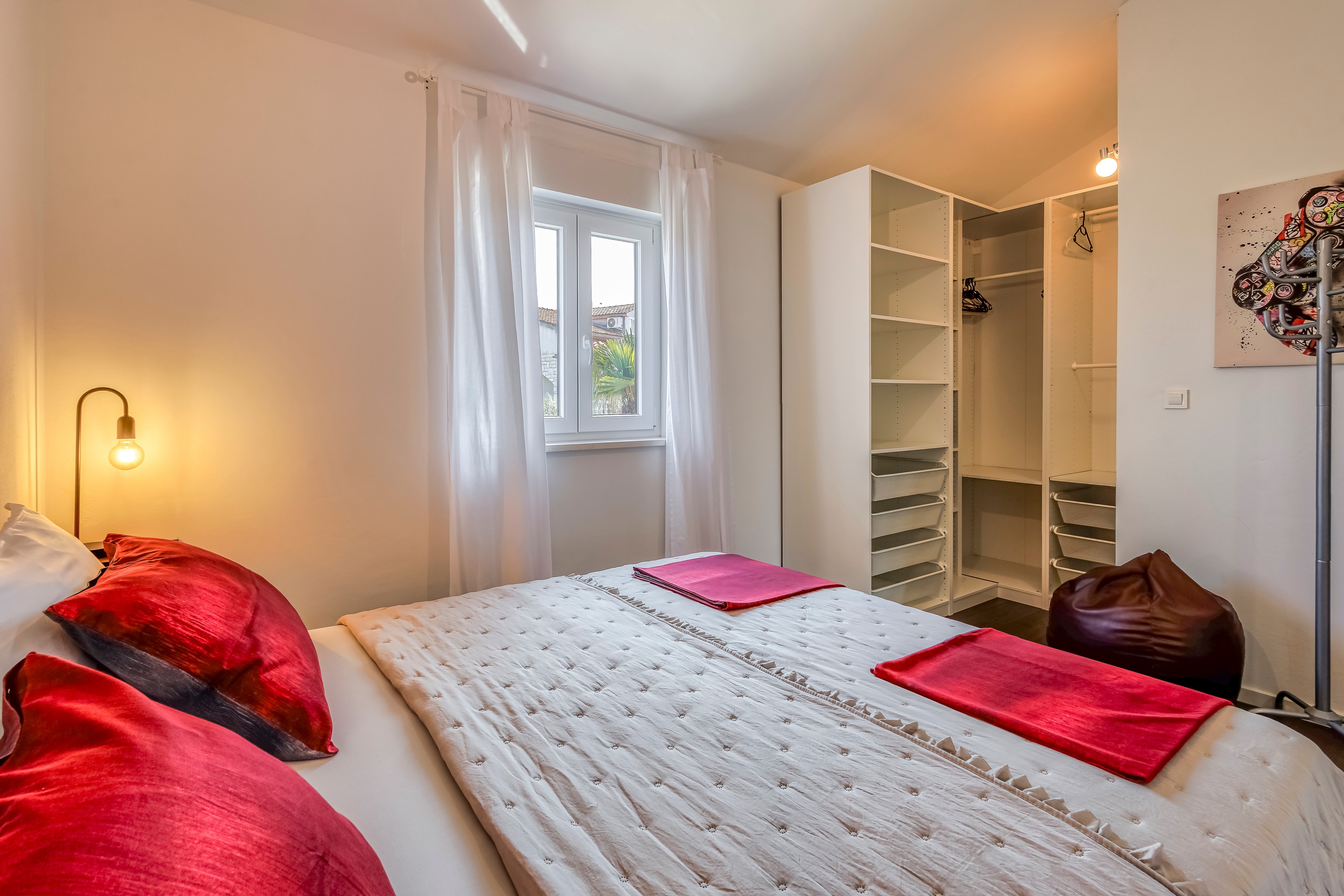One bedroom apartment with terrace Milovcici, Krk  A-a