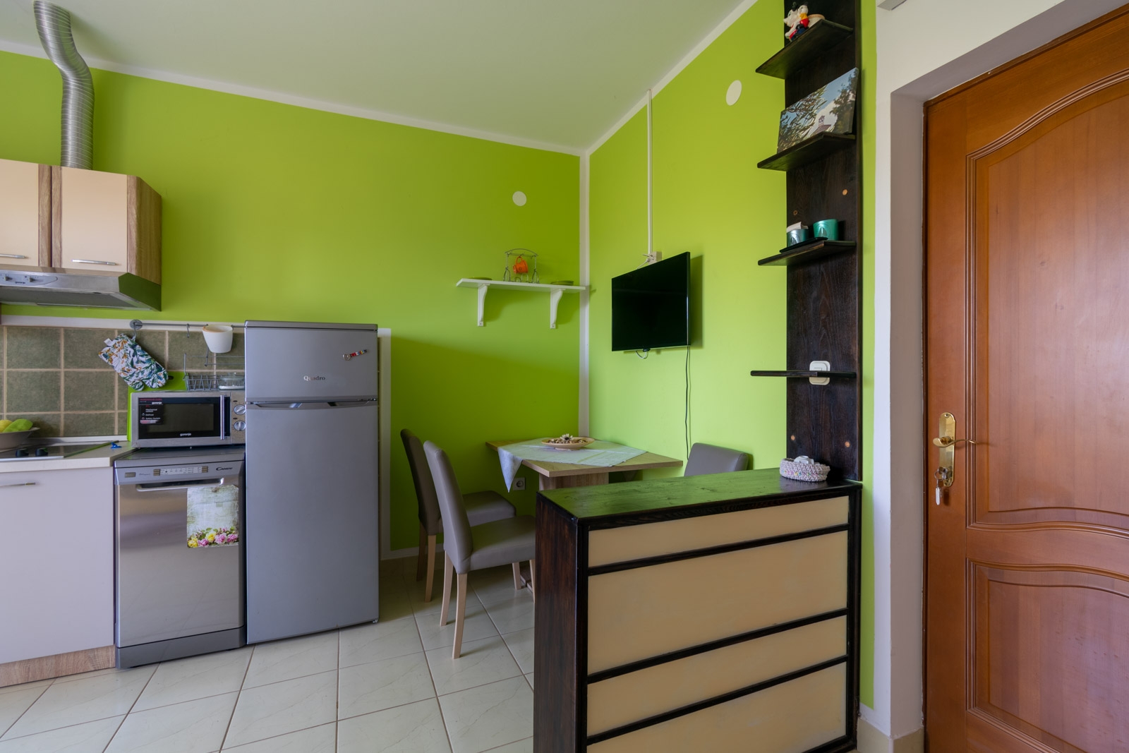 Jednosobni apartman s terasom i pogledom na more Lun, Pag  A-a