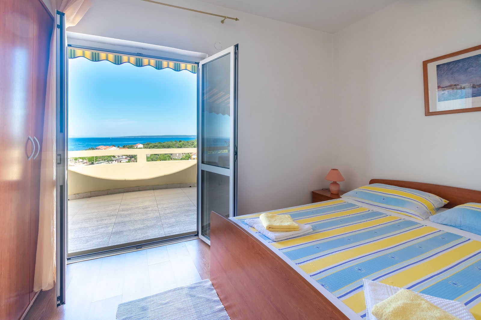 One bedroom apartment with terrace and sea view Lun, Pag  A-b