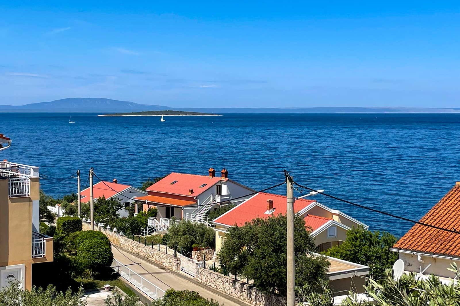 One bedroom apartment with terrace and sea view Lun, Pag  A-b