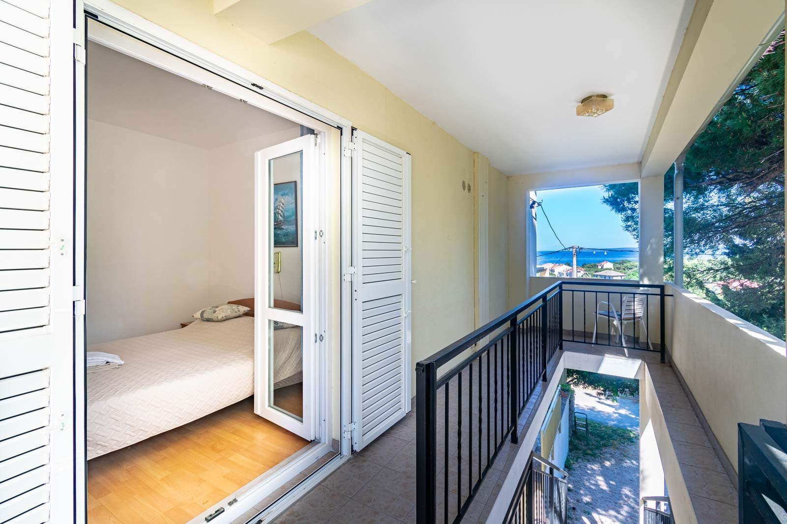 One bedroom apartment with terrace and sea view Lun, Pag  A-c