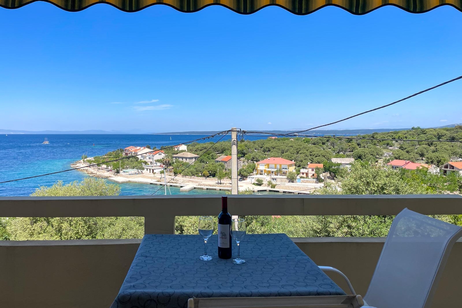 One bedroom apartment with terrace and sea view Lun, Pag  A-d
