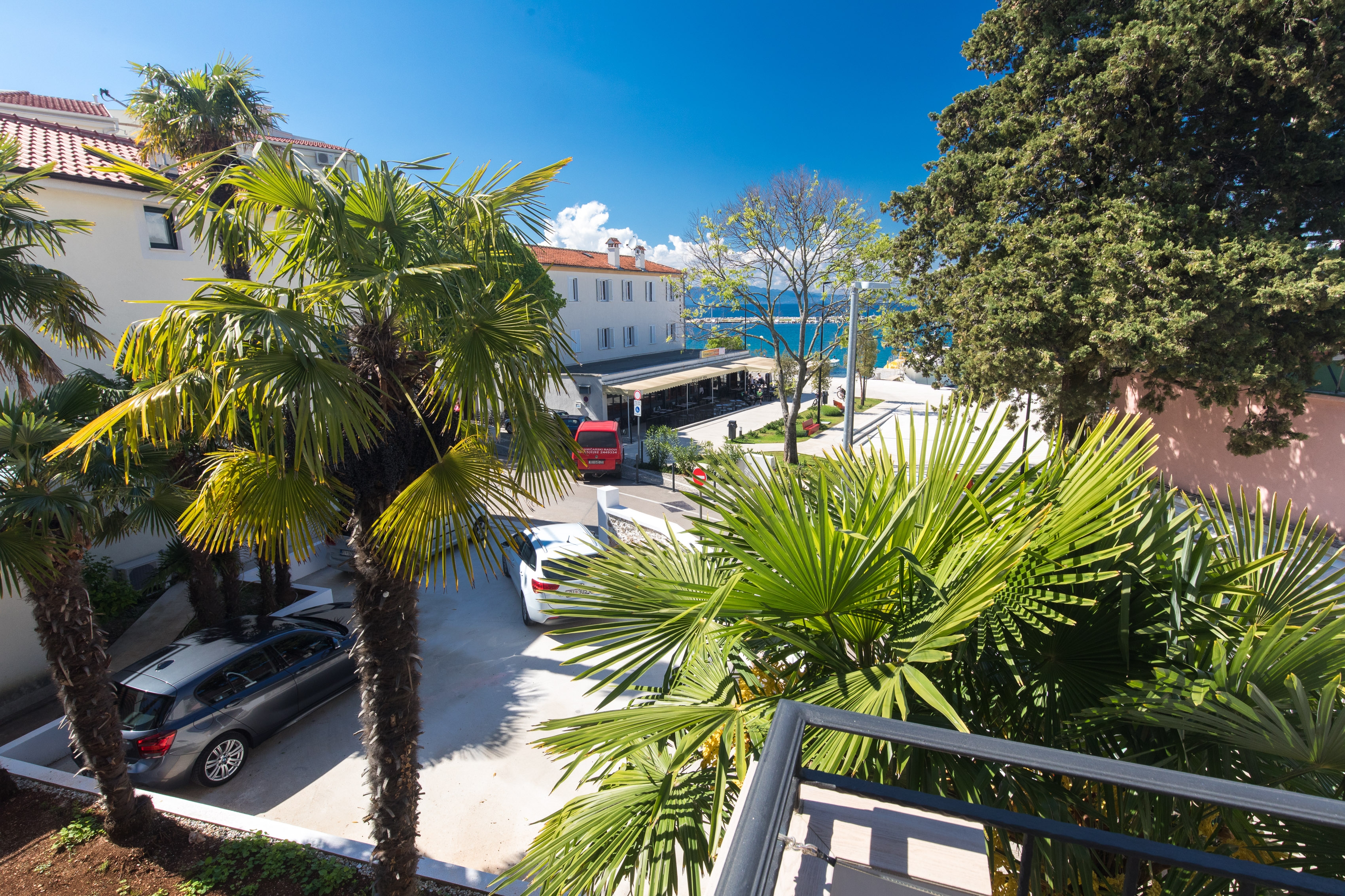 Two bedroom apartment with balcony and sea view Malinska, Krk  A-b