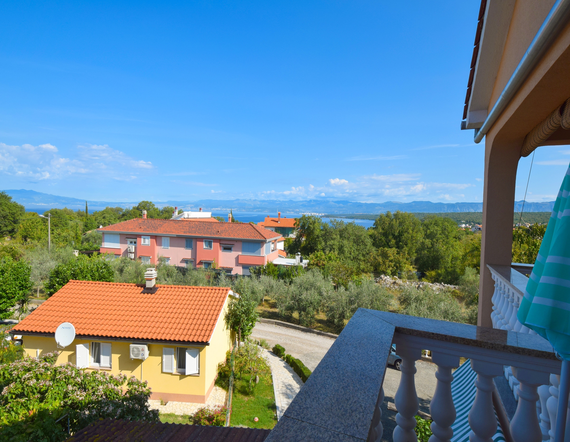 Two bedroom apartment with terrace and sea view Turčić, Krk  A-a