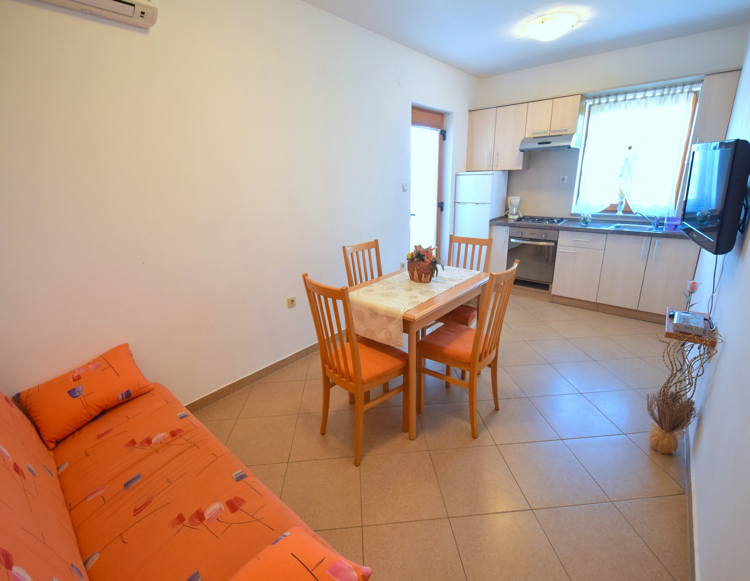One bedroom apartment with terrace and sea view Turčić, Krk (A-19361-b)
