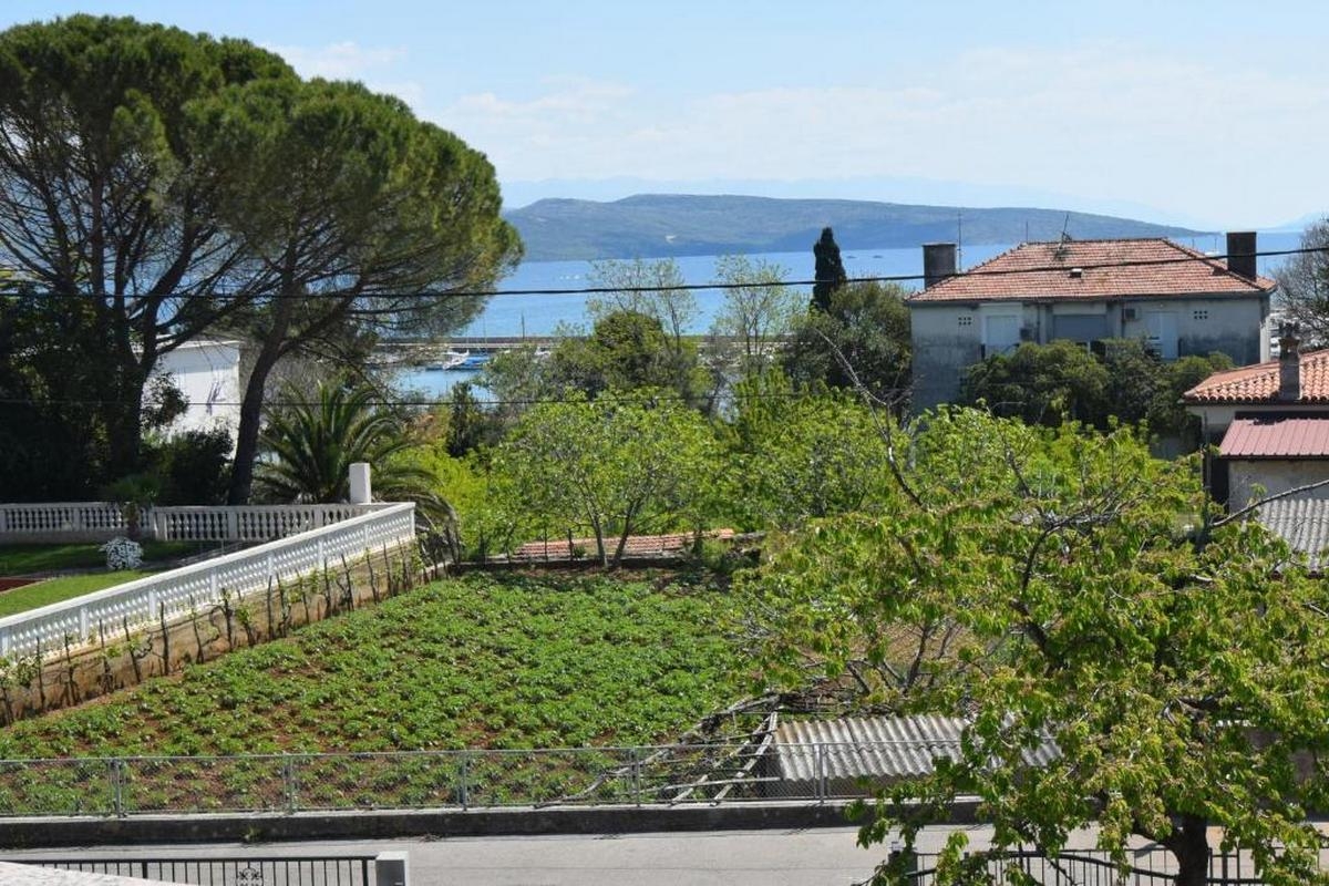 One bedroom apartment with terrace Krk  A-b