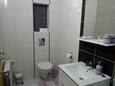 Osijek, Bathroom in the studio-apartment, (pet friendly) and WiFi.