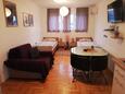 Osijek, Slaapkamer in the studio-apartment, air condition available, (pet friendly) en WiFi.