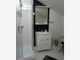 Osijek, Bathroom in the studio-apartment, (pet friendly) and WiFi.