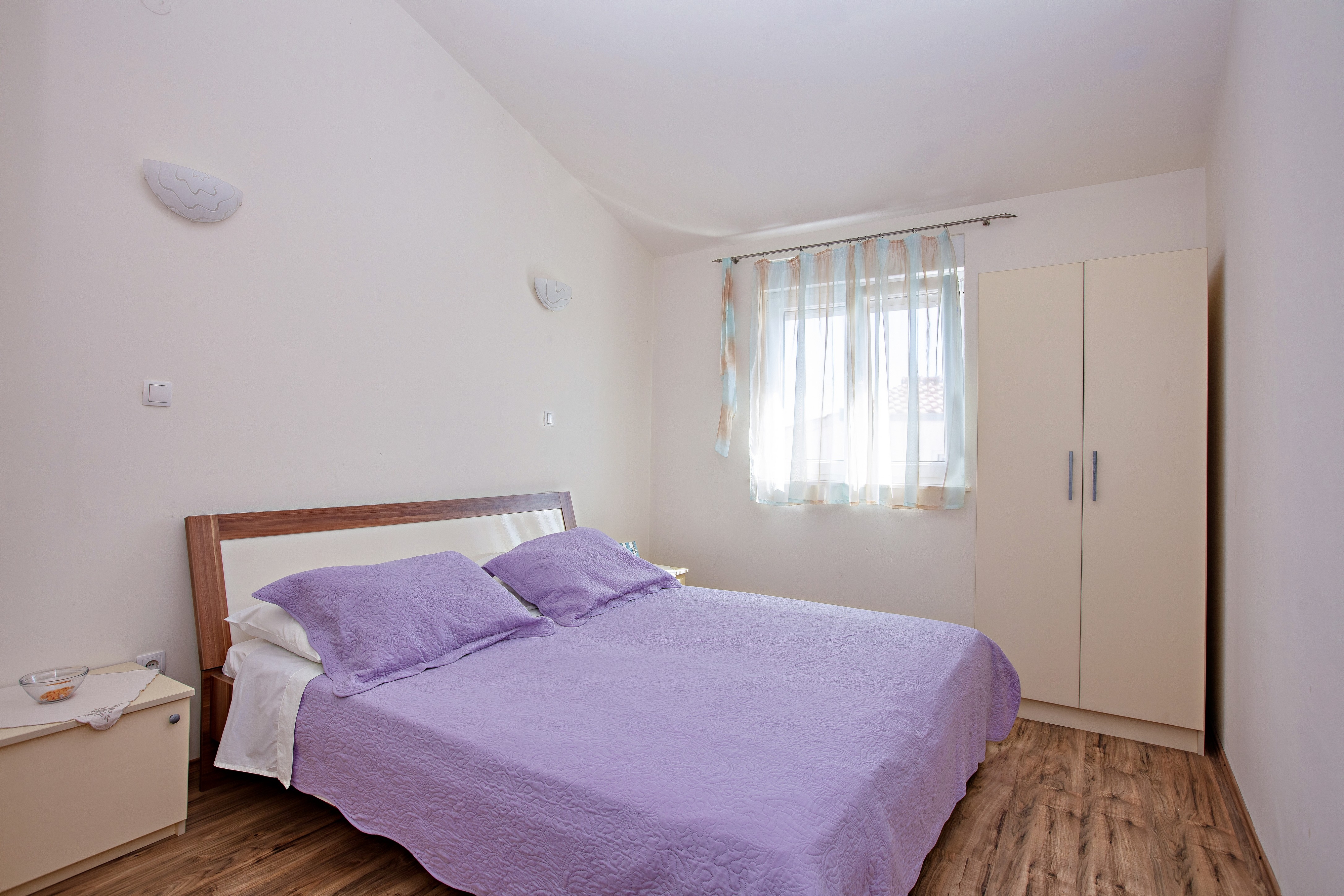 Two bedroom apartment with terrace Rogoznica  A-b