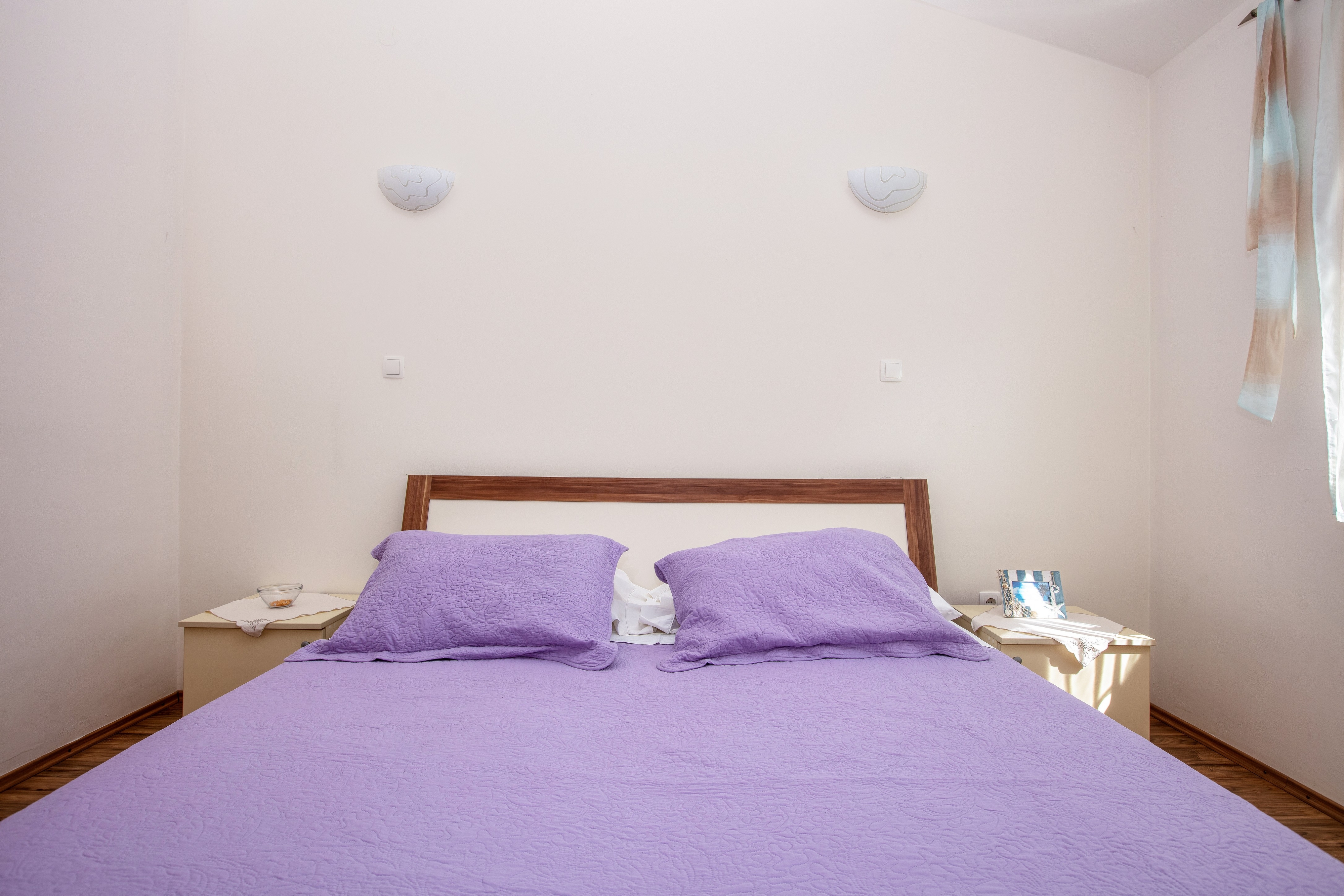 Two bedroom apartment with terrace Rogoznica  A-b