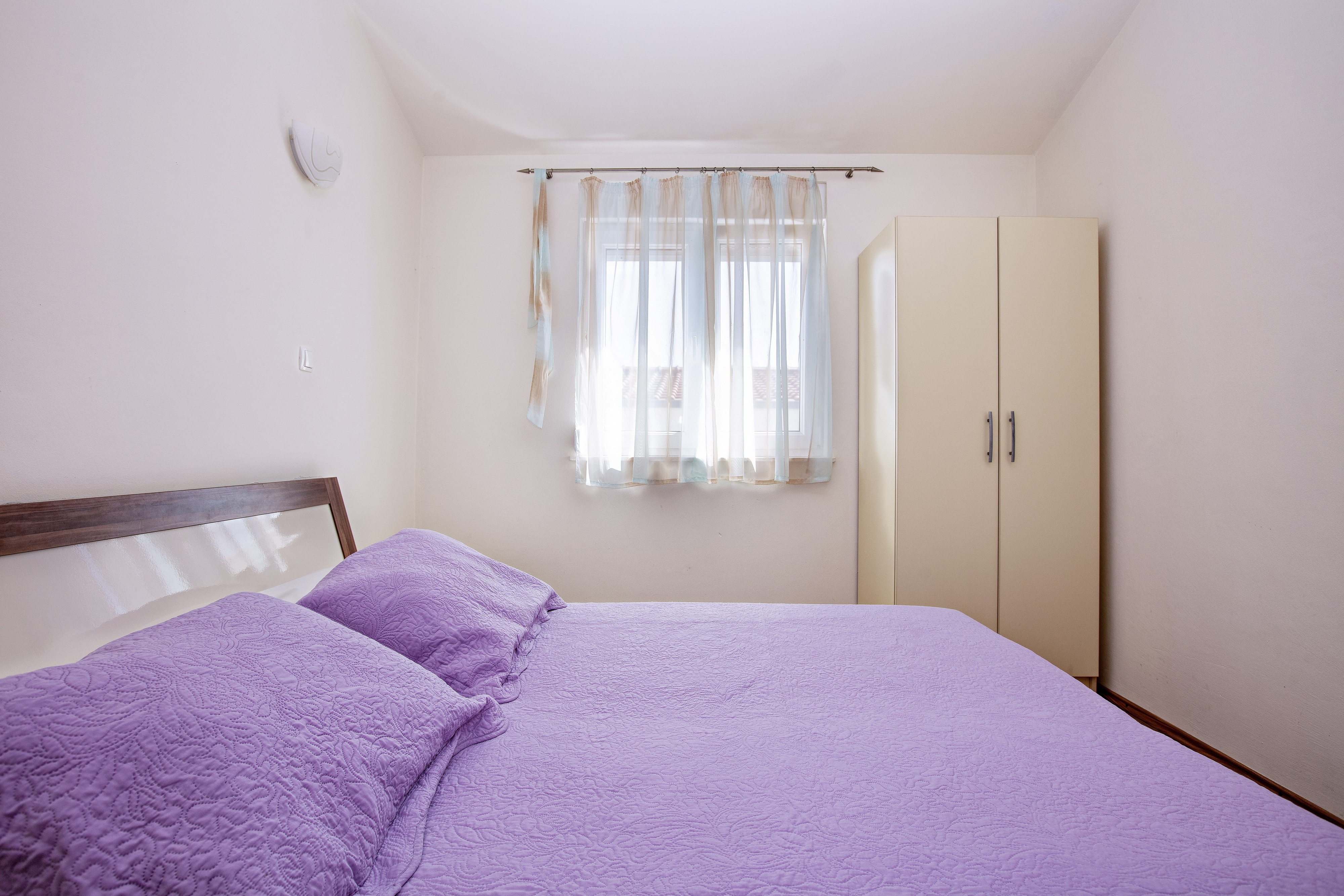 Two bedroom apartment with terrace Rogoznica  A-b
