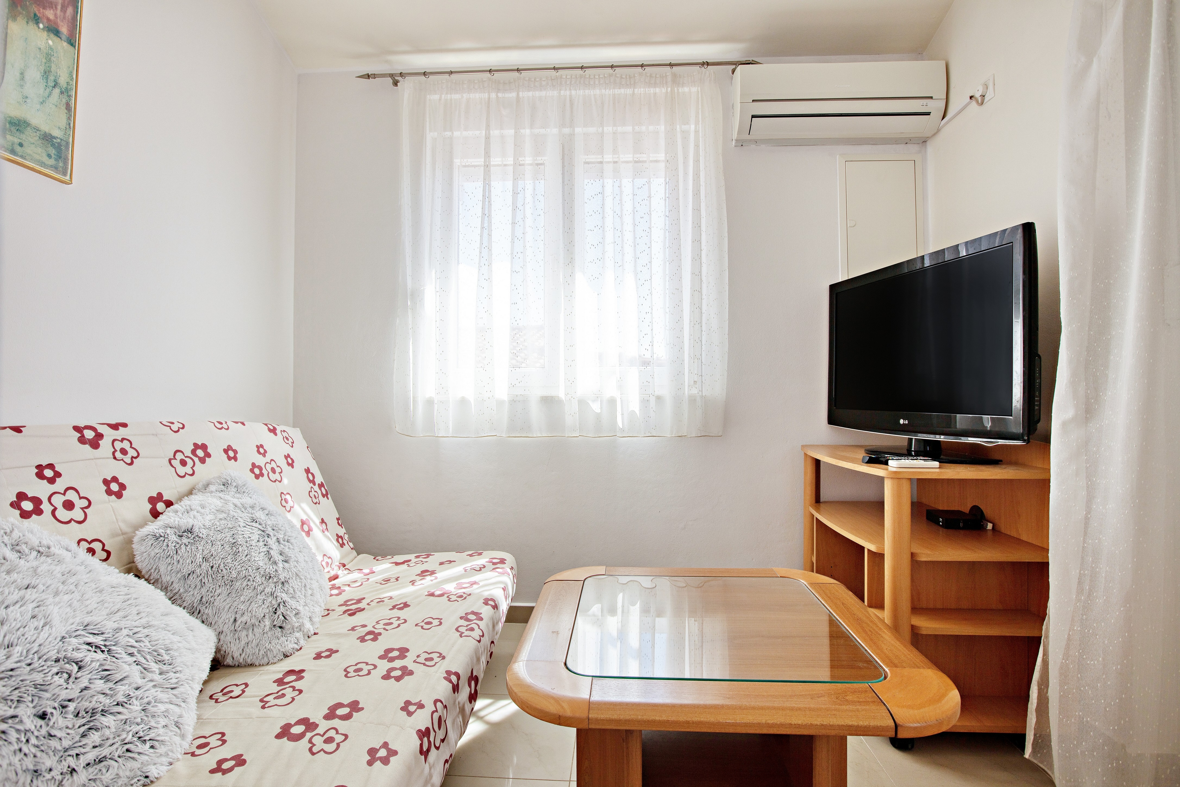 Two bedroom apartment with terrace Rogoznica (A-19367-b)