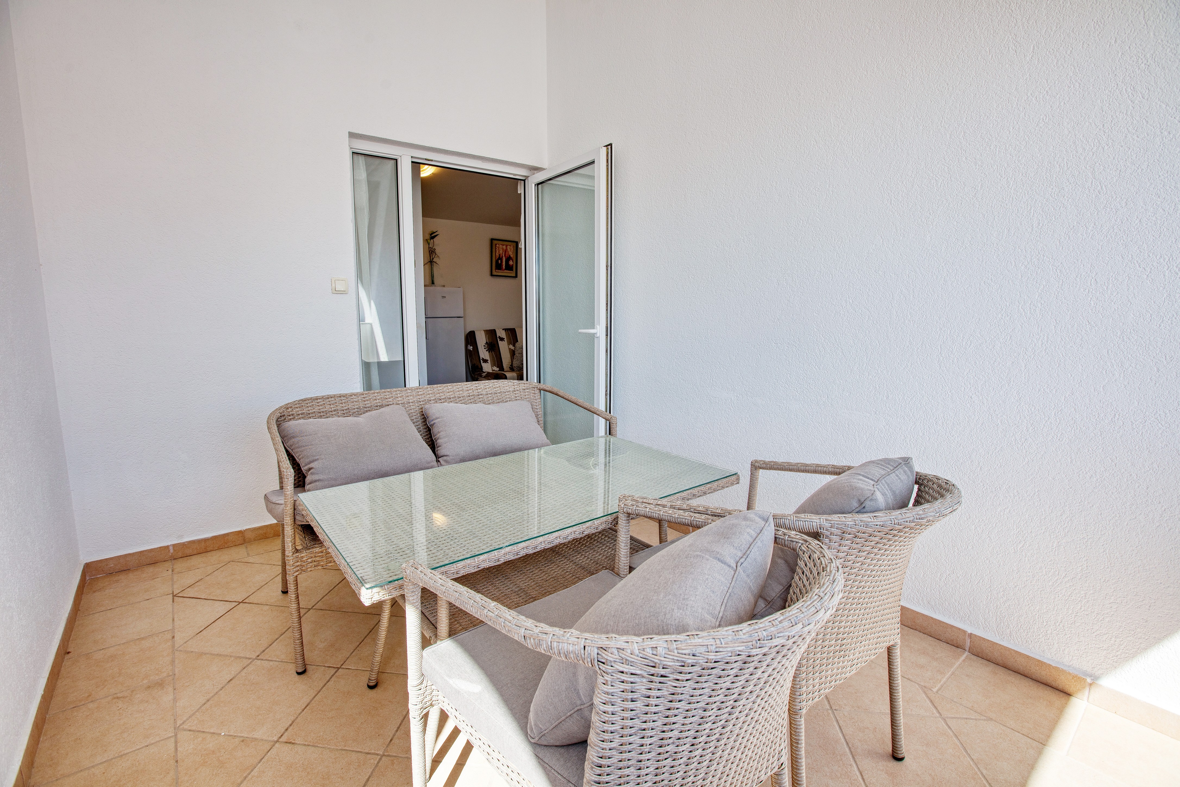 Two bedroom apartment with terrace Rogoznica  A-b