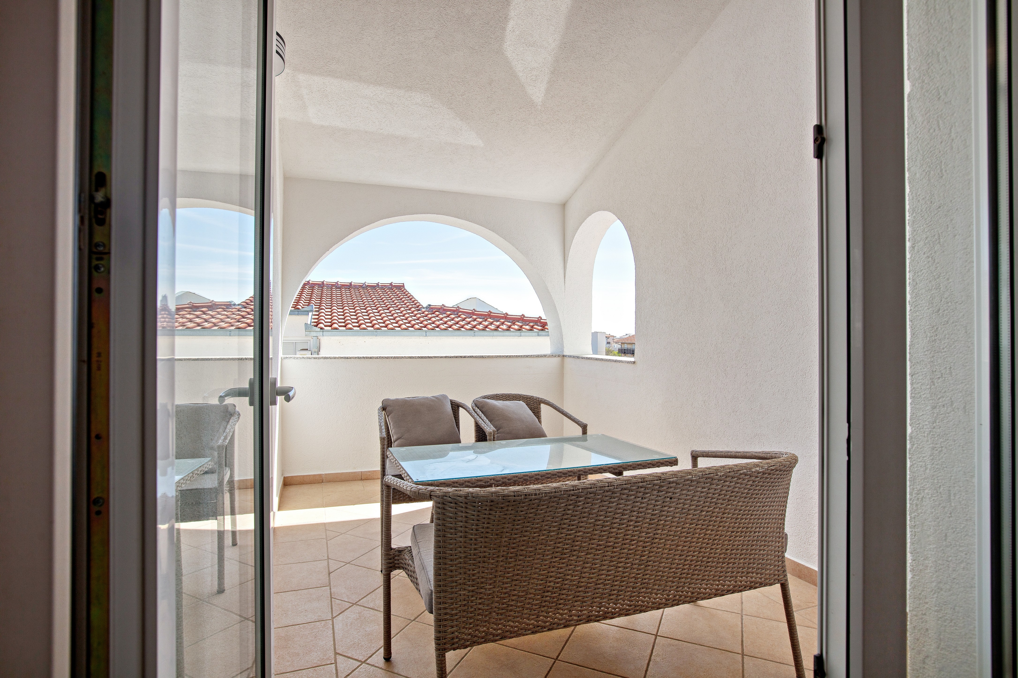 Two bedroom apartment with terrace Rogoznica  A-b