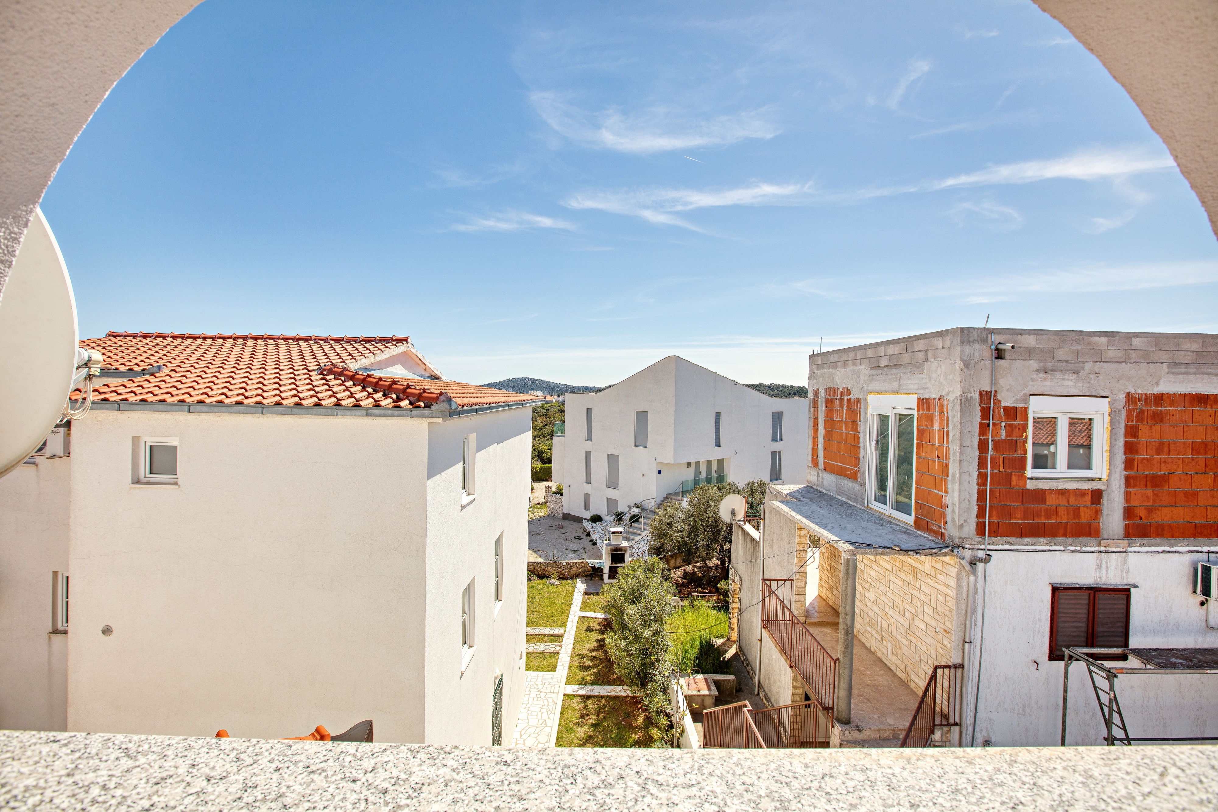 Two bedroom apartment with terrace Rogoznica  A-b