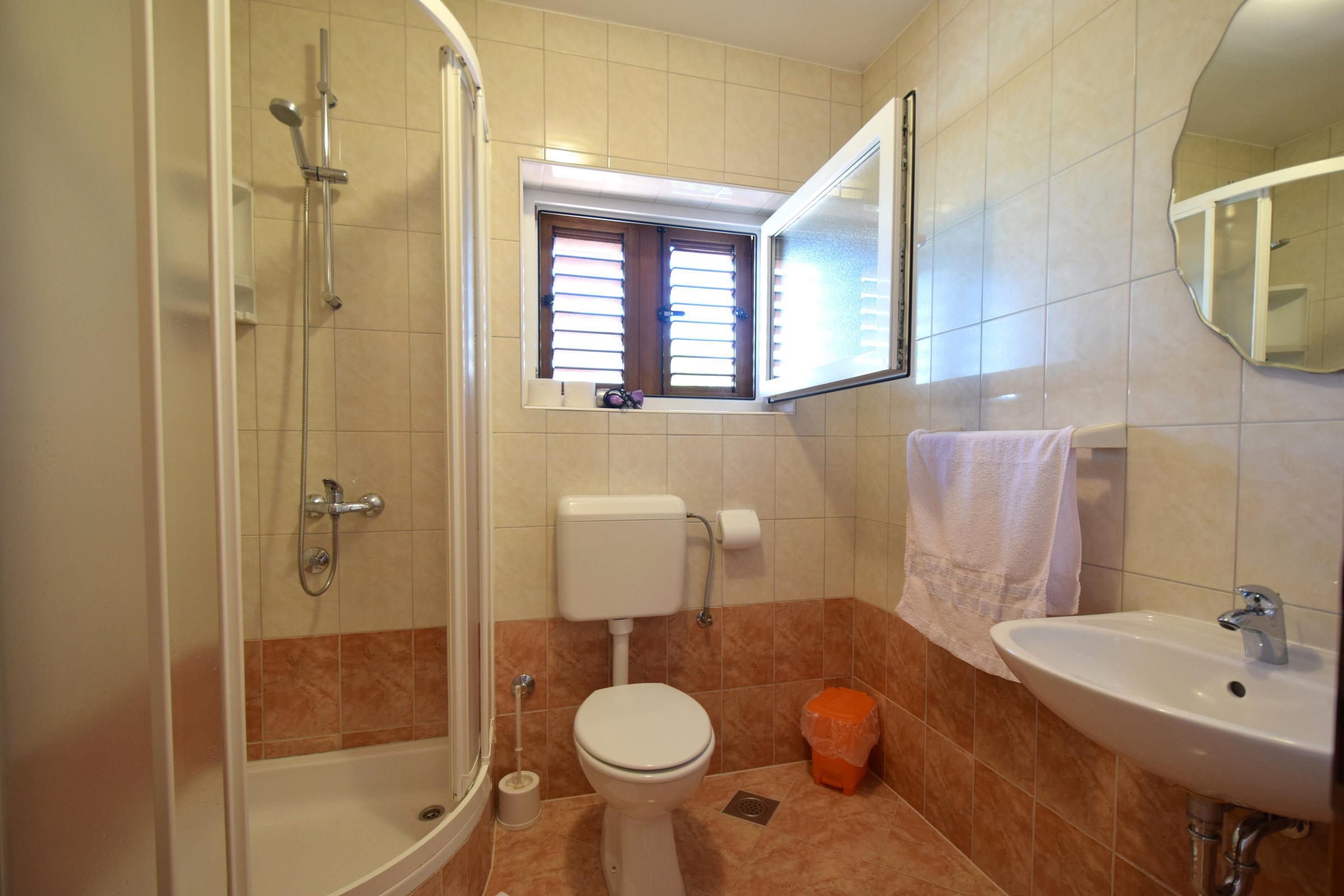 Three bedroom apartment with terrace and sea view Čižići, Krk  A-a