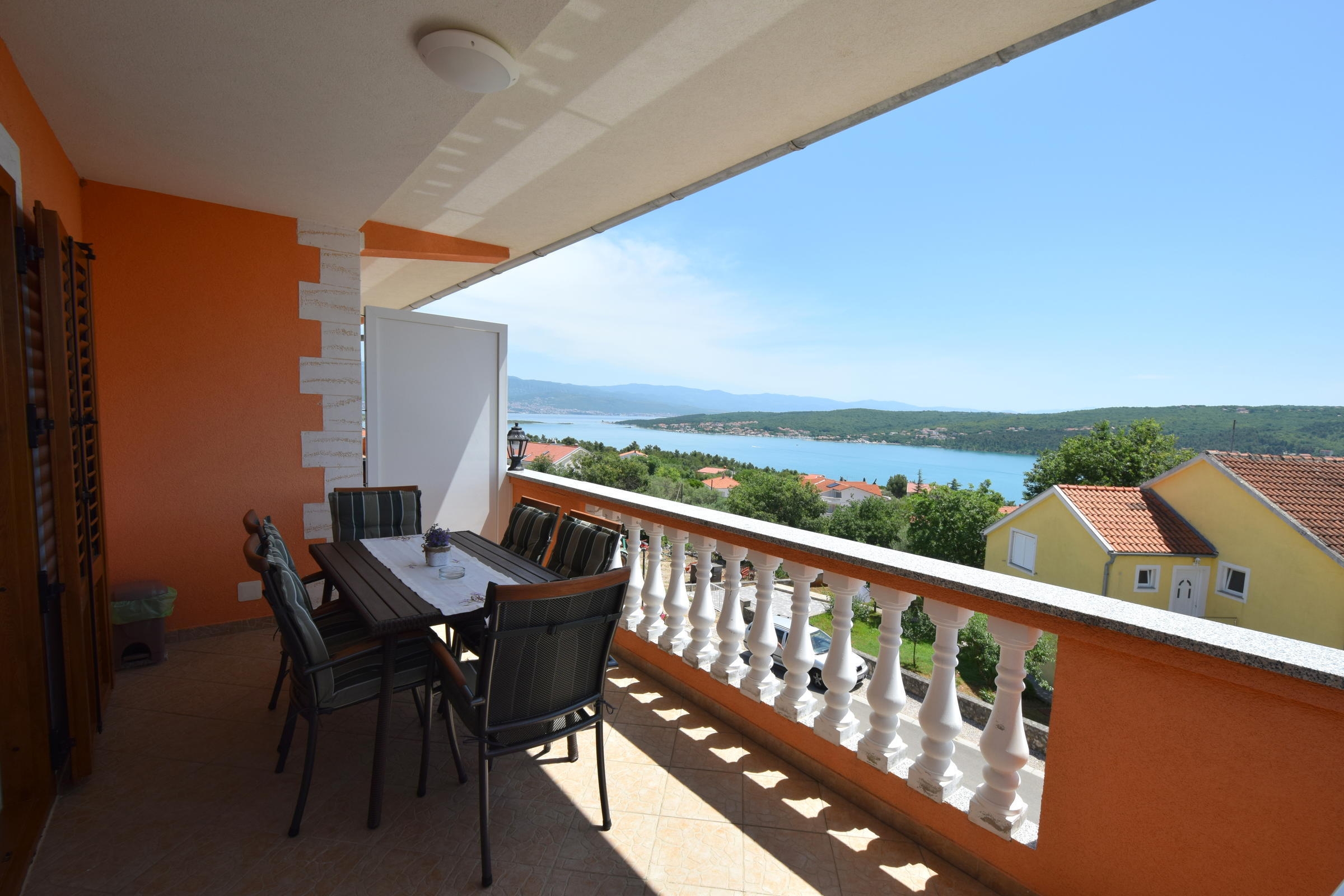 Three bedroom apartment with terrace and sea view Čižići, Krk (A-19375-a)