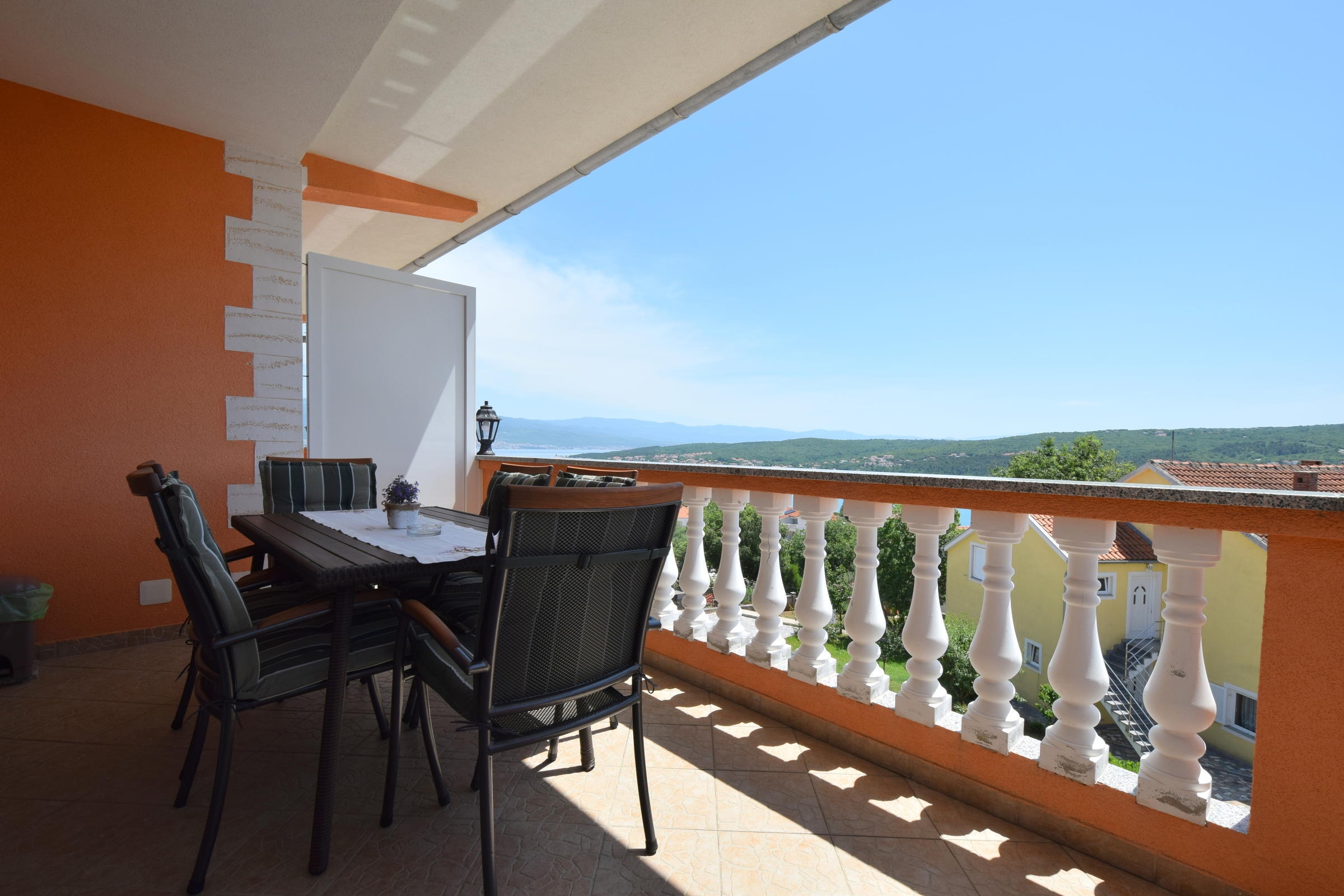 Three bedroom apartment with terrace and sea view Čižići, Krk  A-a