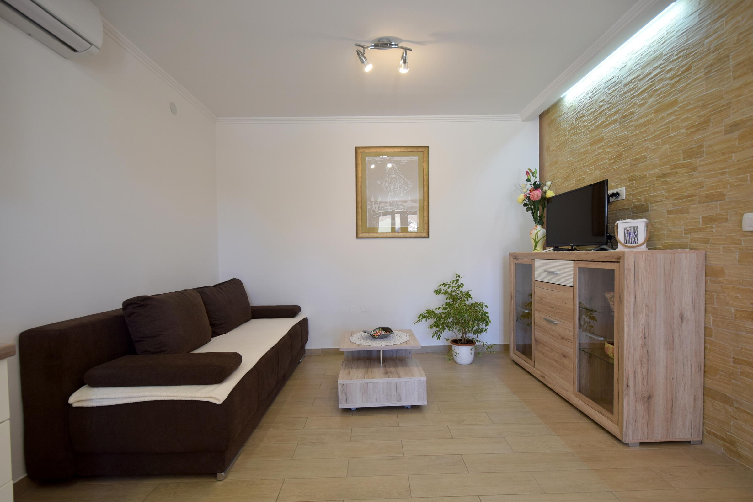 Two bedroom apartment with terrace Čižići, Krk (A-19375-c) Two bedroom apartment with terrace Čižići, Krk (A-19375-c)