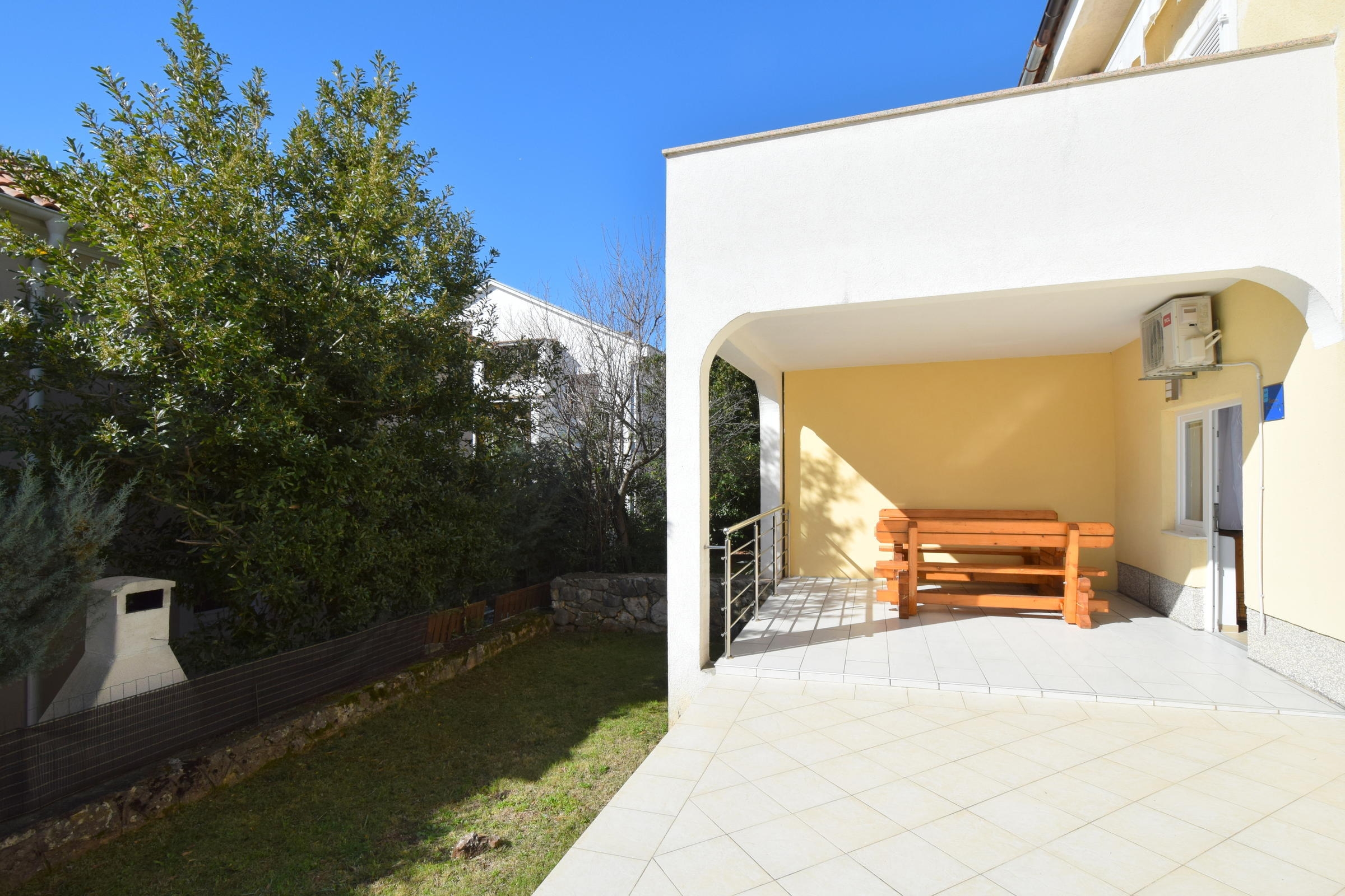 Two bedroom apartment with terrace Krk (A-19378-a) Two bedroom apartment with terrace Krk (A-19378-a)