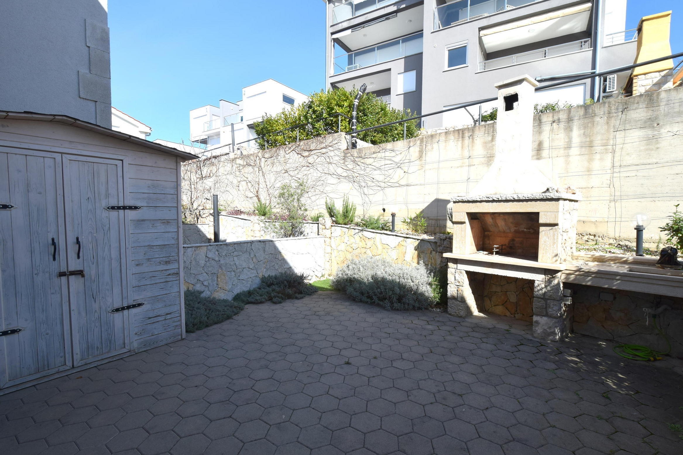 Two bedroom apartment with terrace and sea view Njivice, Krk  A-a