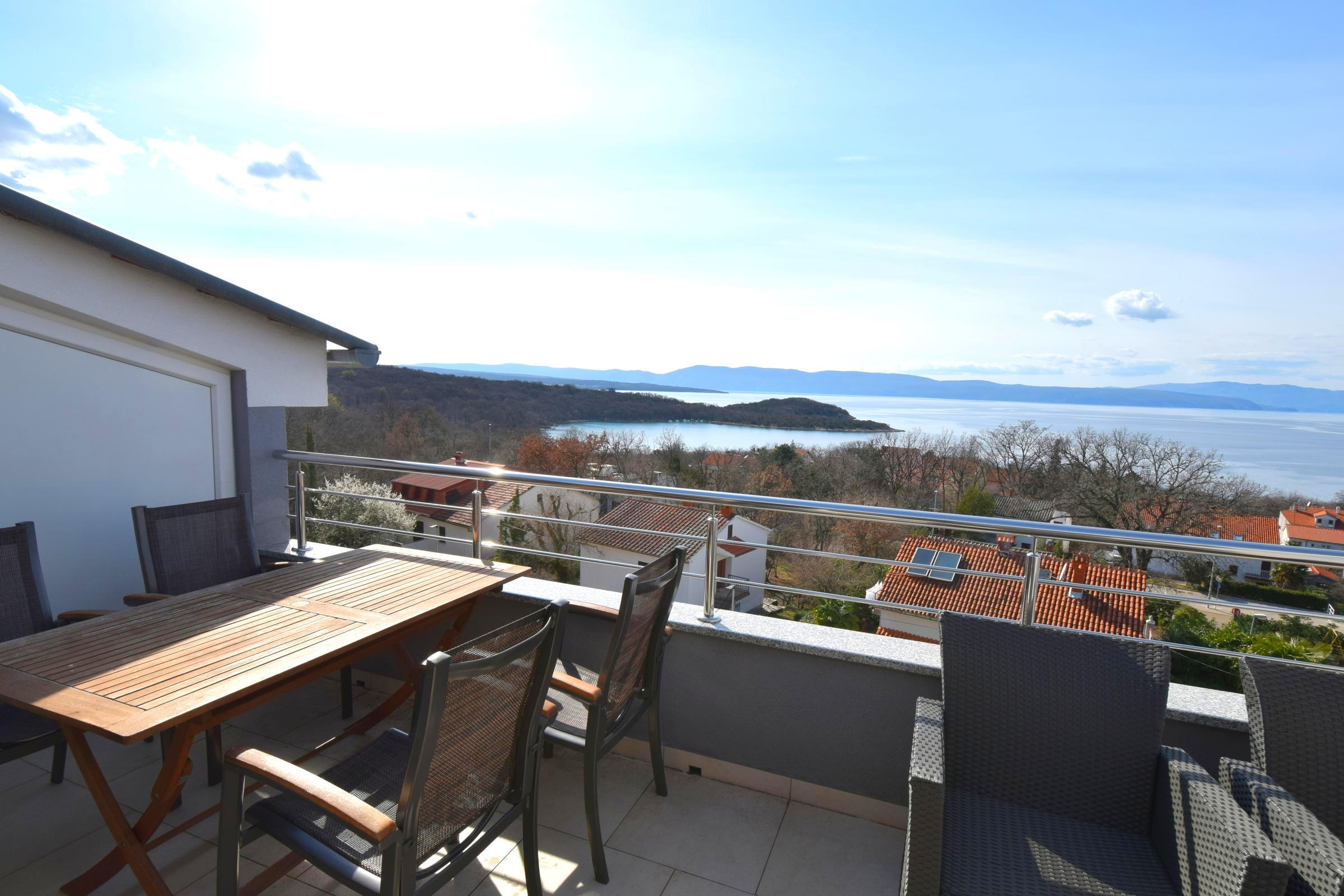 Two bedroom apartment with terrace and sea view Njivice, Krk  A-a