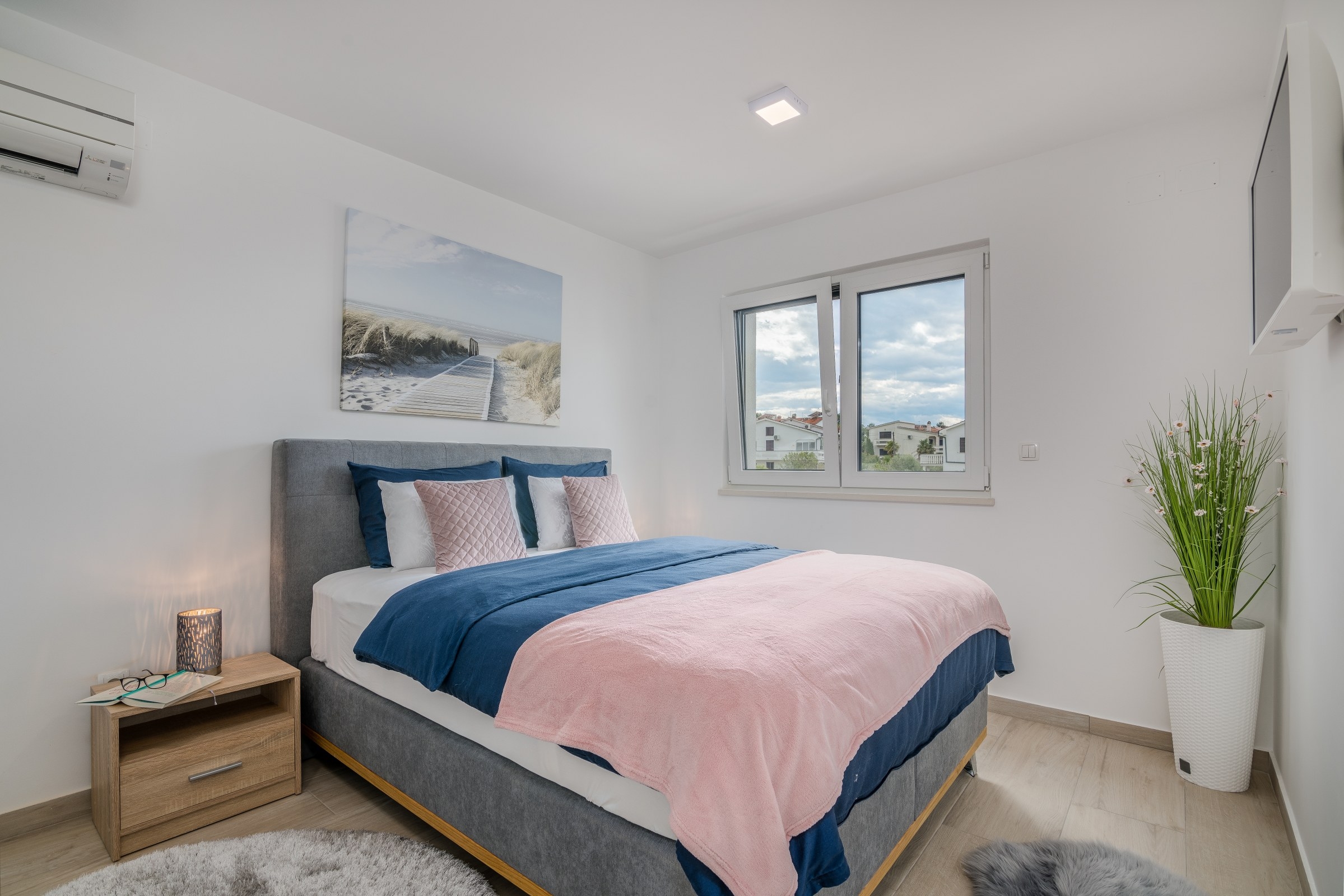 Two bedroom apartment with terrace and sea view Vantačići, Krk  A-a