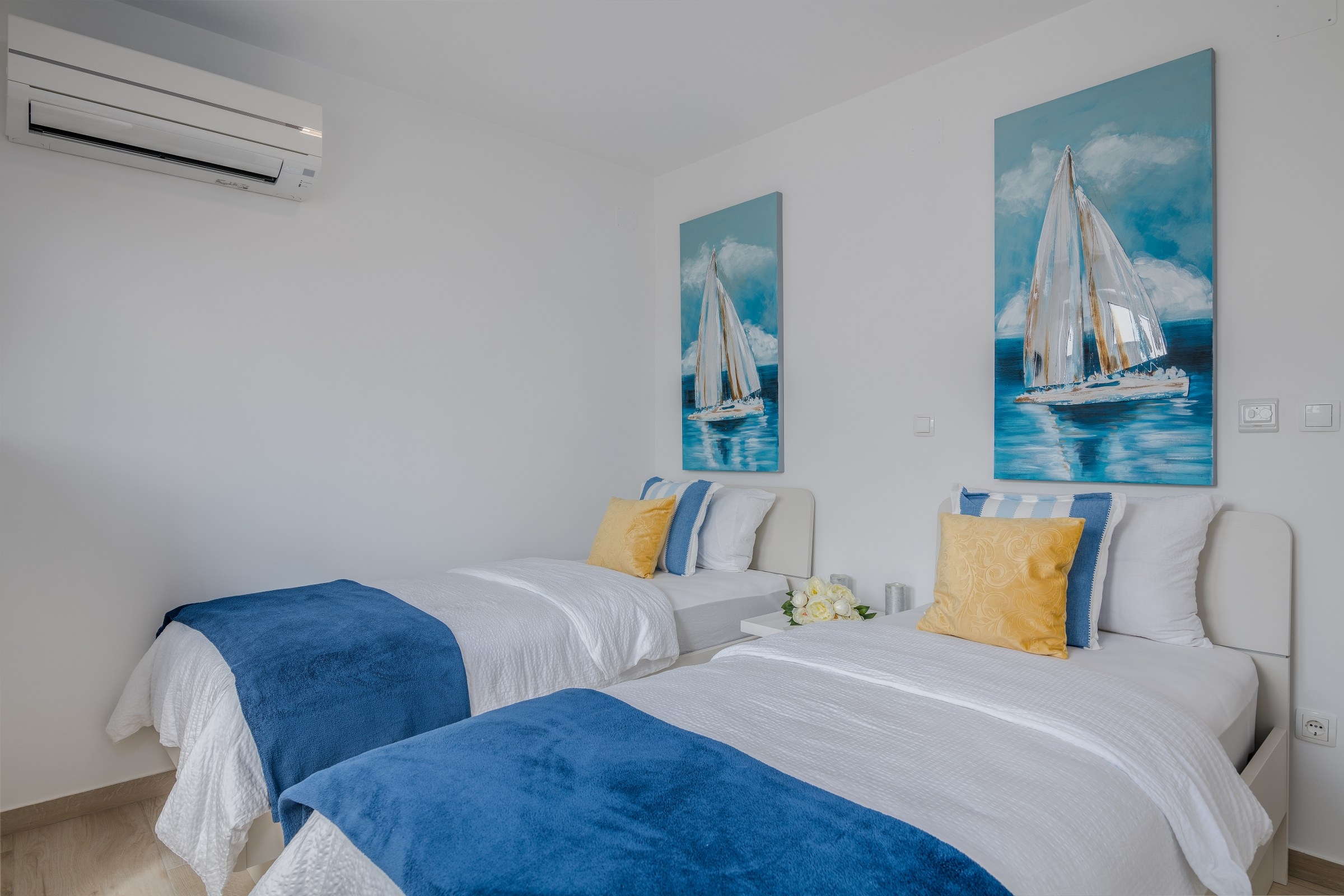 Two bedroom apartment with terrace and sea view Vantačići, Krk  A-a