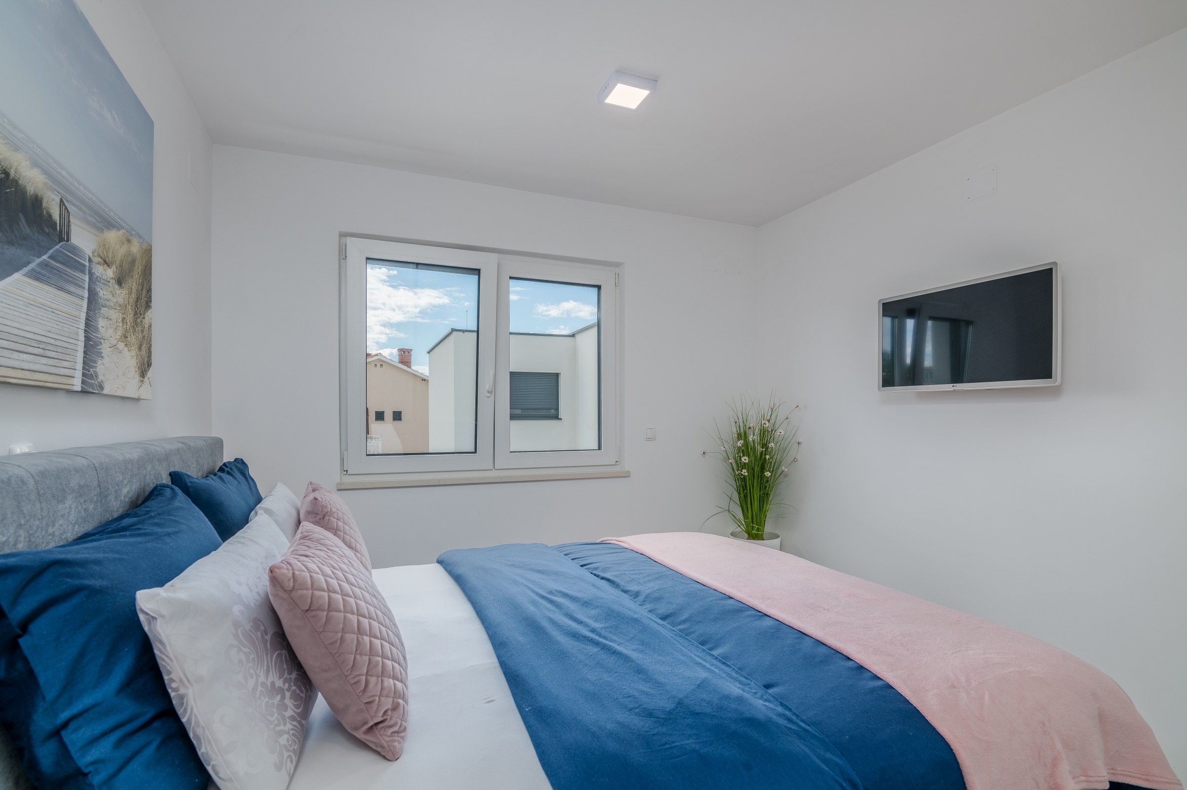Two bedroom apartment with terrace and sea view Vantačići, Krk  A-a