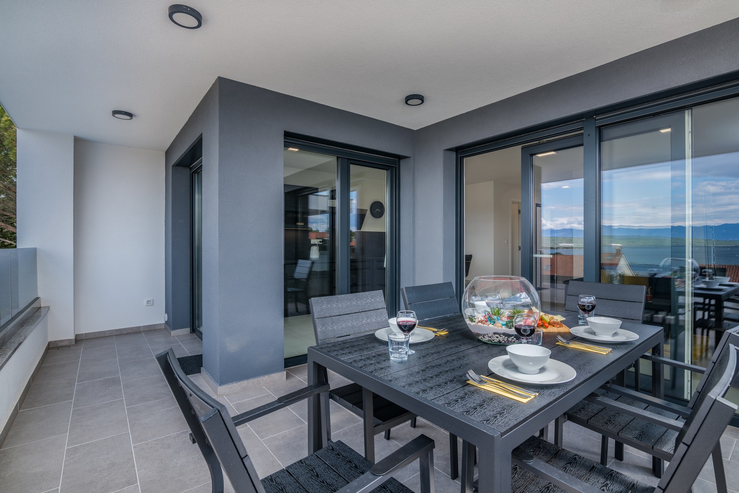 Two bedroom apartment with terrace and sea view Vantačići, Krk  A-a