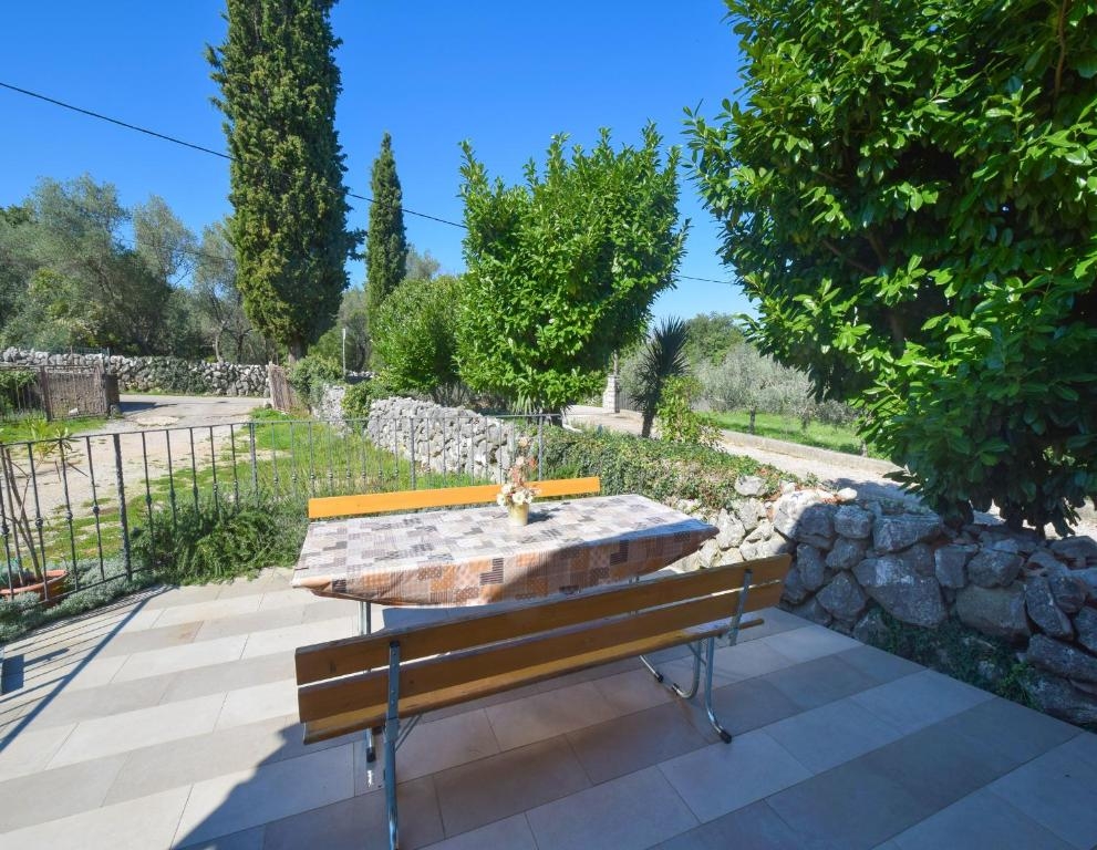 Two bedroom apartment with terrace Turčić, Krk  A-a