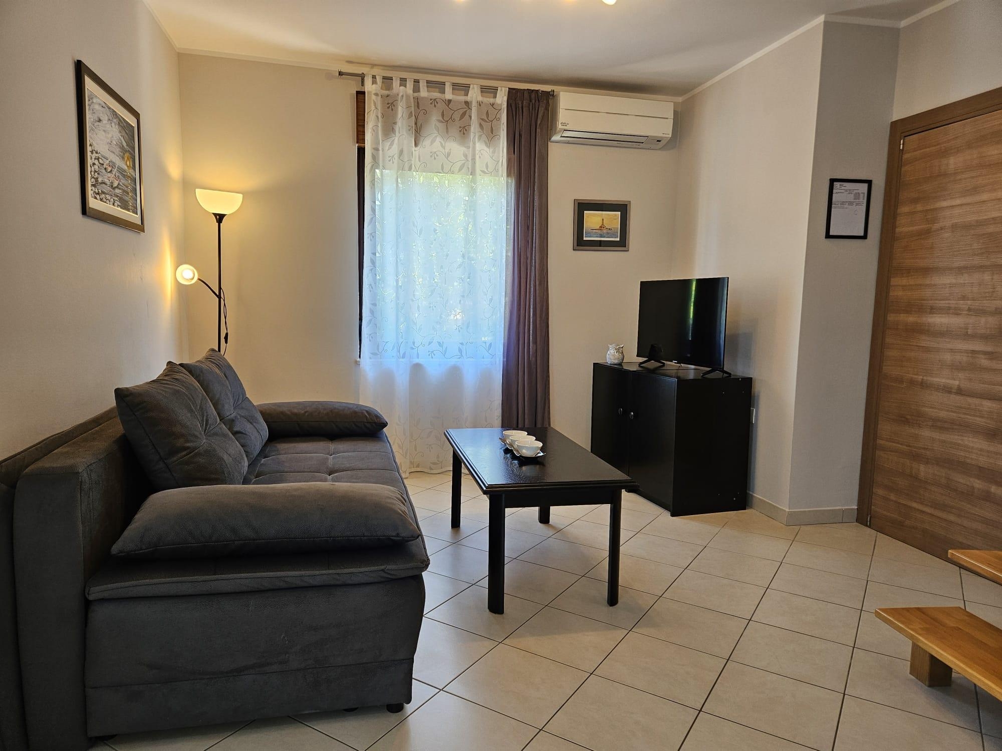 One bedroom apartment with balcony Malinska, Krk (A-19389-d)