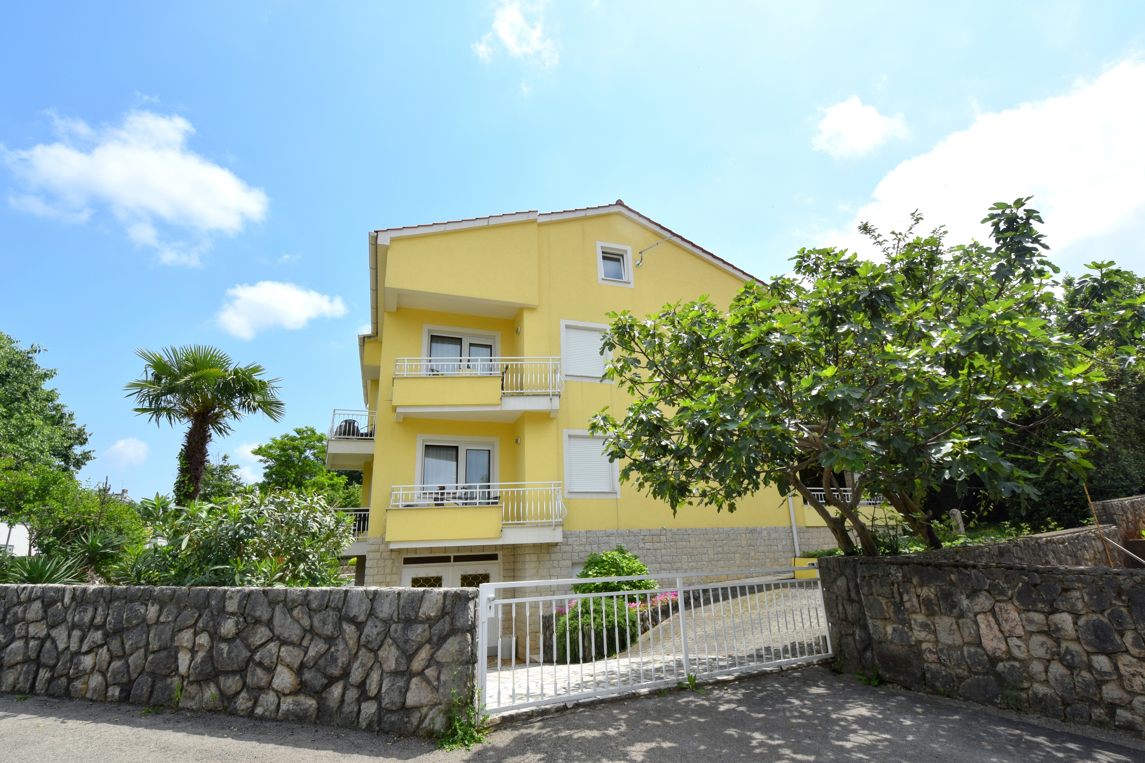 One bedroom apartment with balcony Malinska, Krk (A-19389-b) One bedroom apartment with balcony Malinska, Krk (A-19389-b)