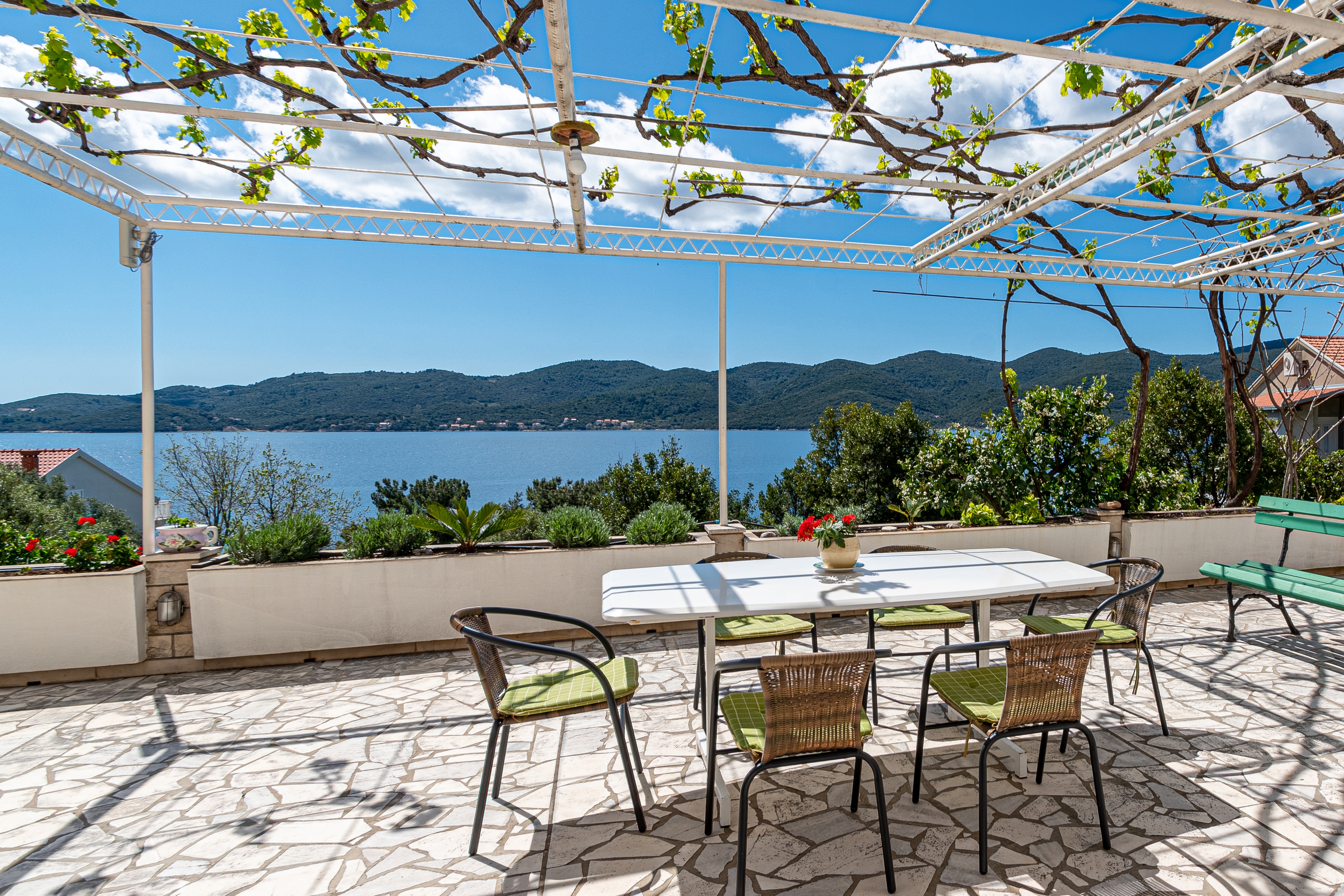 Two bedroom apartment with terrace and sea view Viganj, Pelješac  A-a