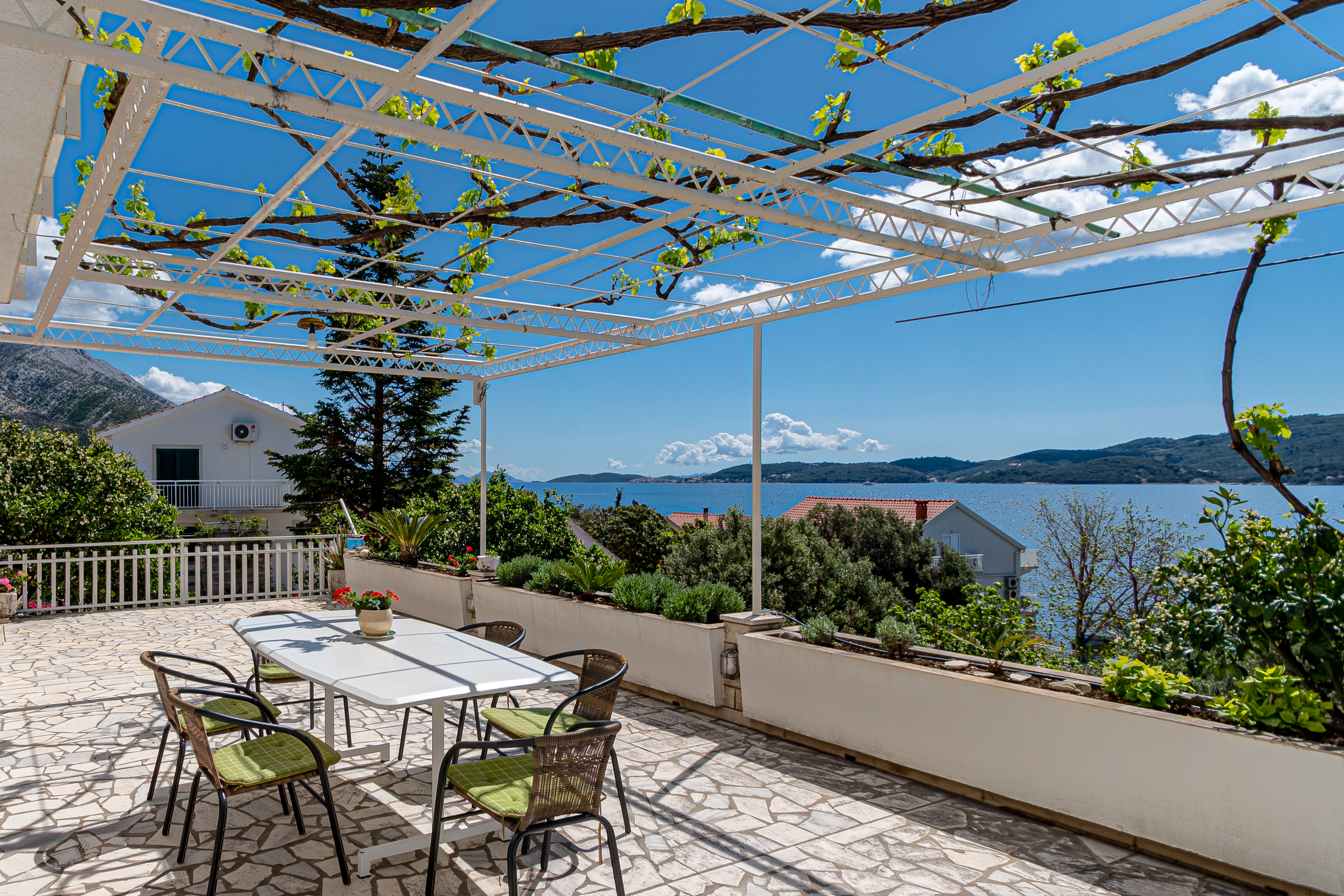 Two bedroom apartment with terrace and sea view Viganj, Pelješac  A-a
