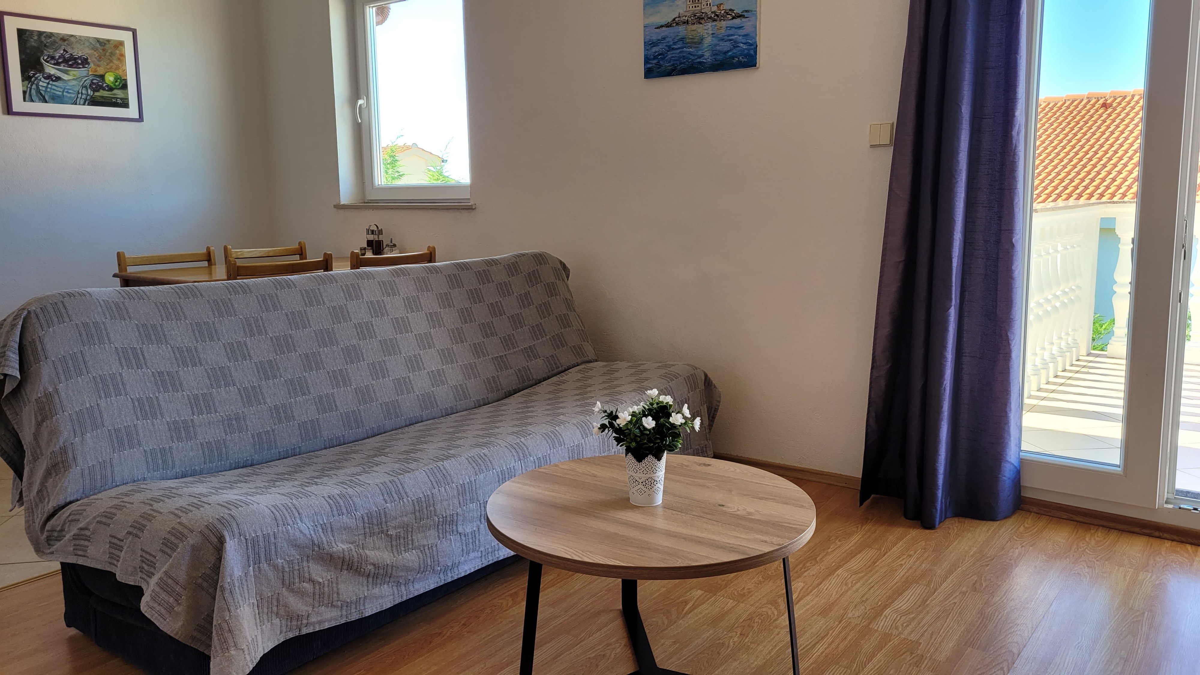 Dvosobni apartman s terasom i pogledom na more Omišalj, Krk  A-a