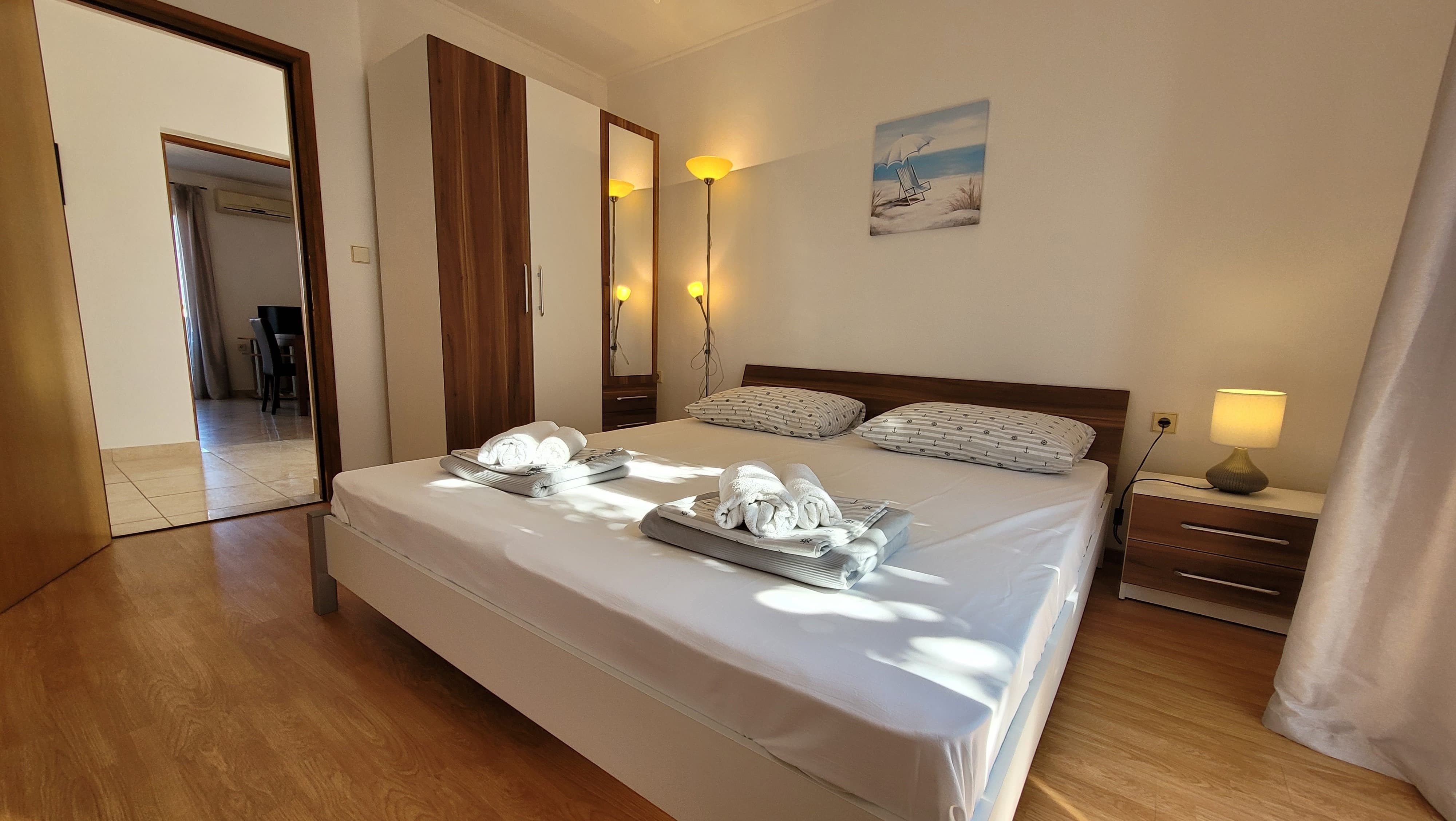 Dvosobni apartman s terasom i pogledom na more Omišalj, Krk  A-a
