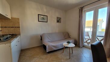 Omišalj, Obývací pokoj v ubytování typu apartment, s klimatizací, domácí mazlíčci povoleni a WiFi.