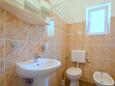 Njivice, Salle de bain dans l’hébergement en type apartment, WiFi.
