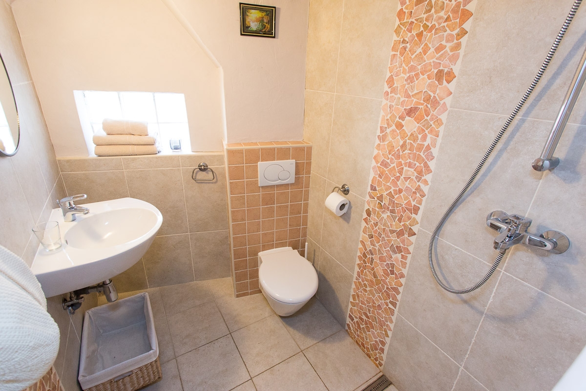 Two bedroom house with terrace Vrbnik, Krk  K