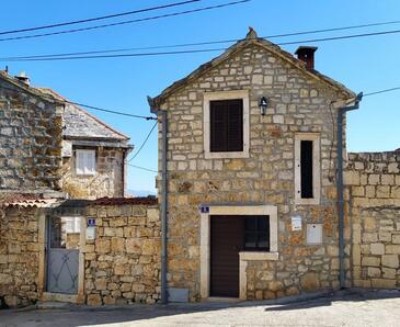 Sutivan, Brač, Property 19427 - Apartments near sea with pebble beach.