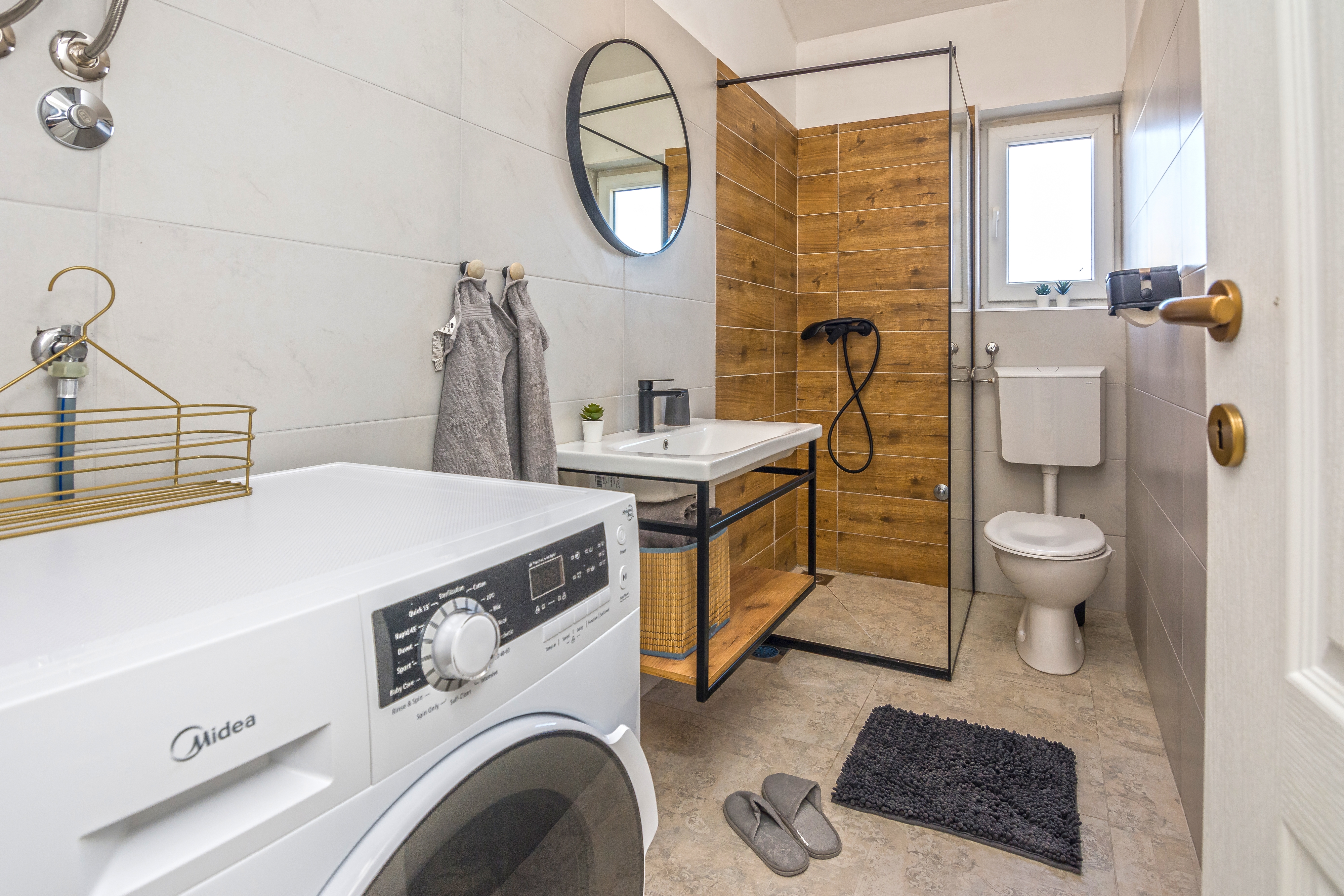 Komforna kuća s terasom Nin, Zadar  K