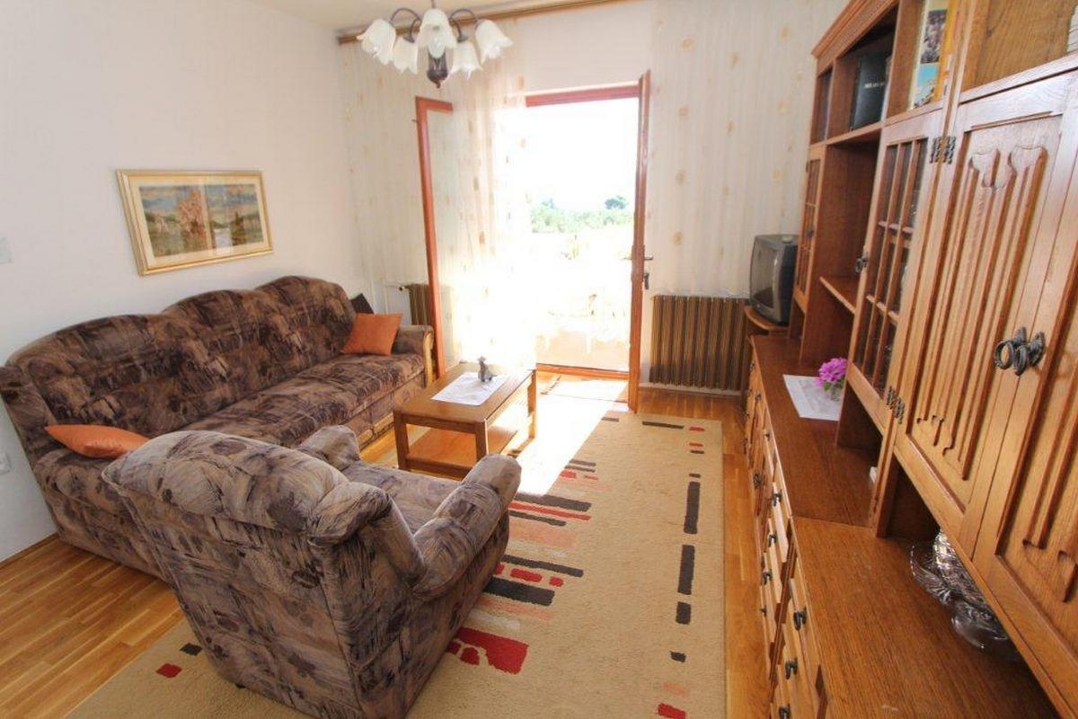 Two bedroom apartment with balcony and sea view Sveti Filip i Jakov, Biograd (A-19436-a)