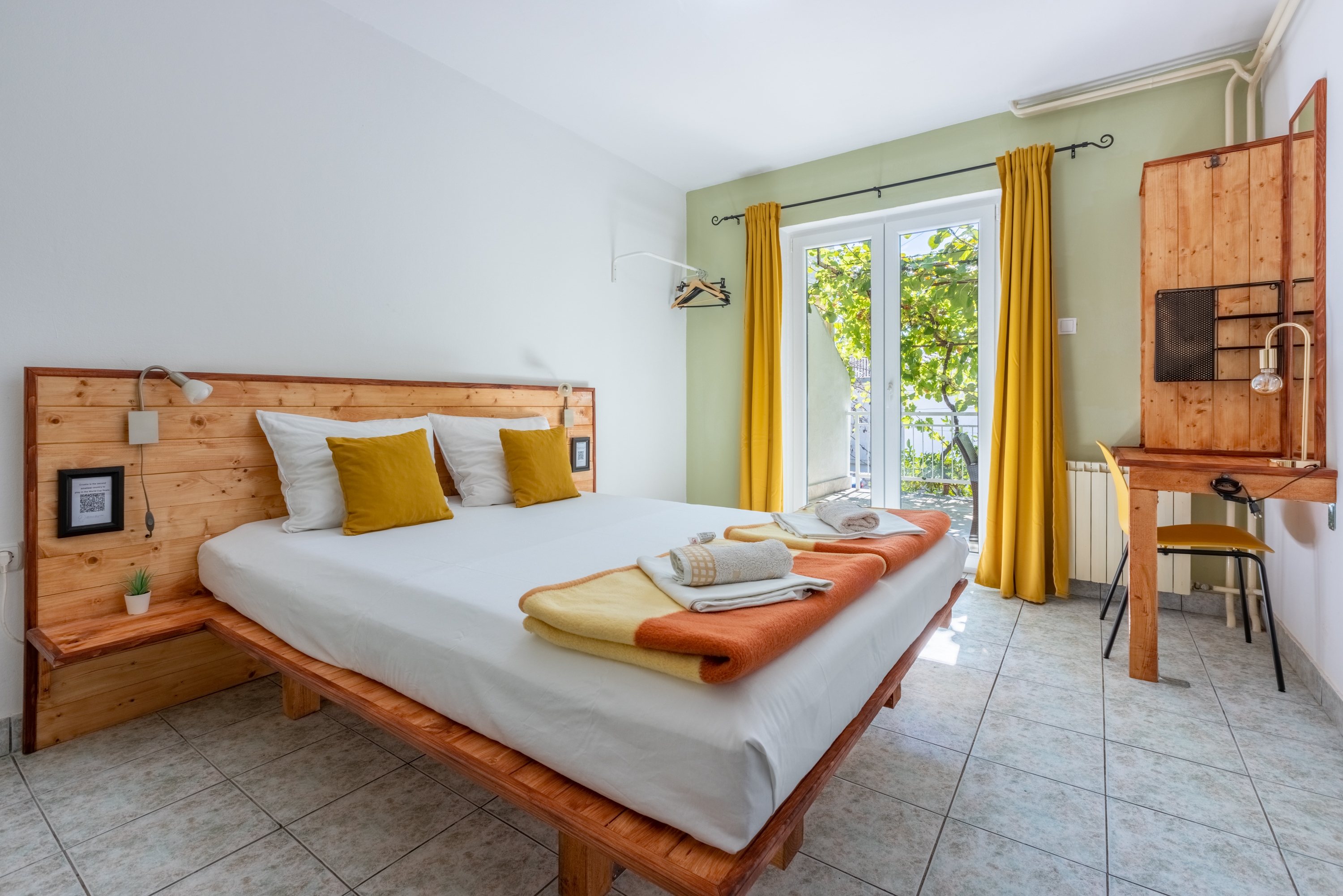 Two bedroom apartment with terrace Selce, Crikvenica  A-b