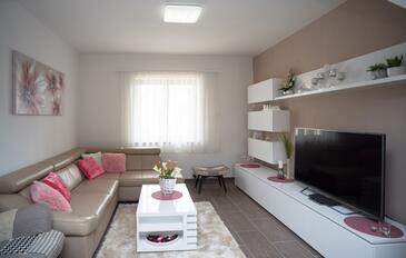 Pridraga - Cuskijaš, Гостиная 1 в размещении типа house, WiFi.